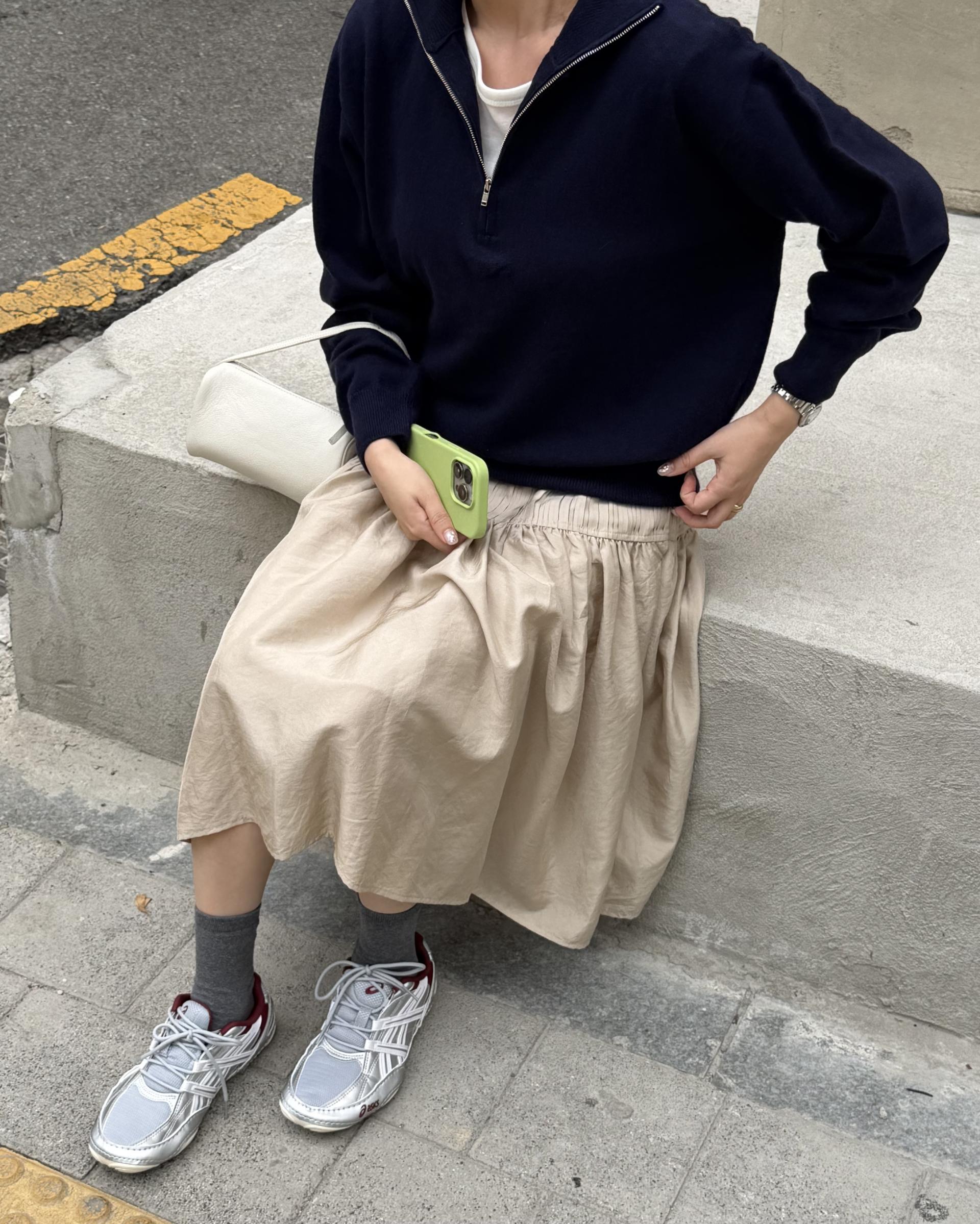marge pintuck skirt (milk beige/charcoal)