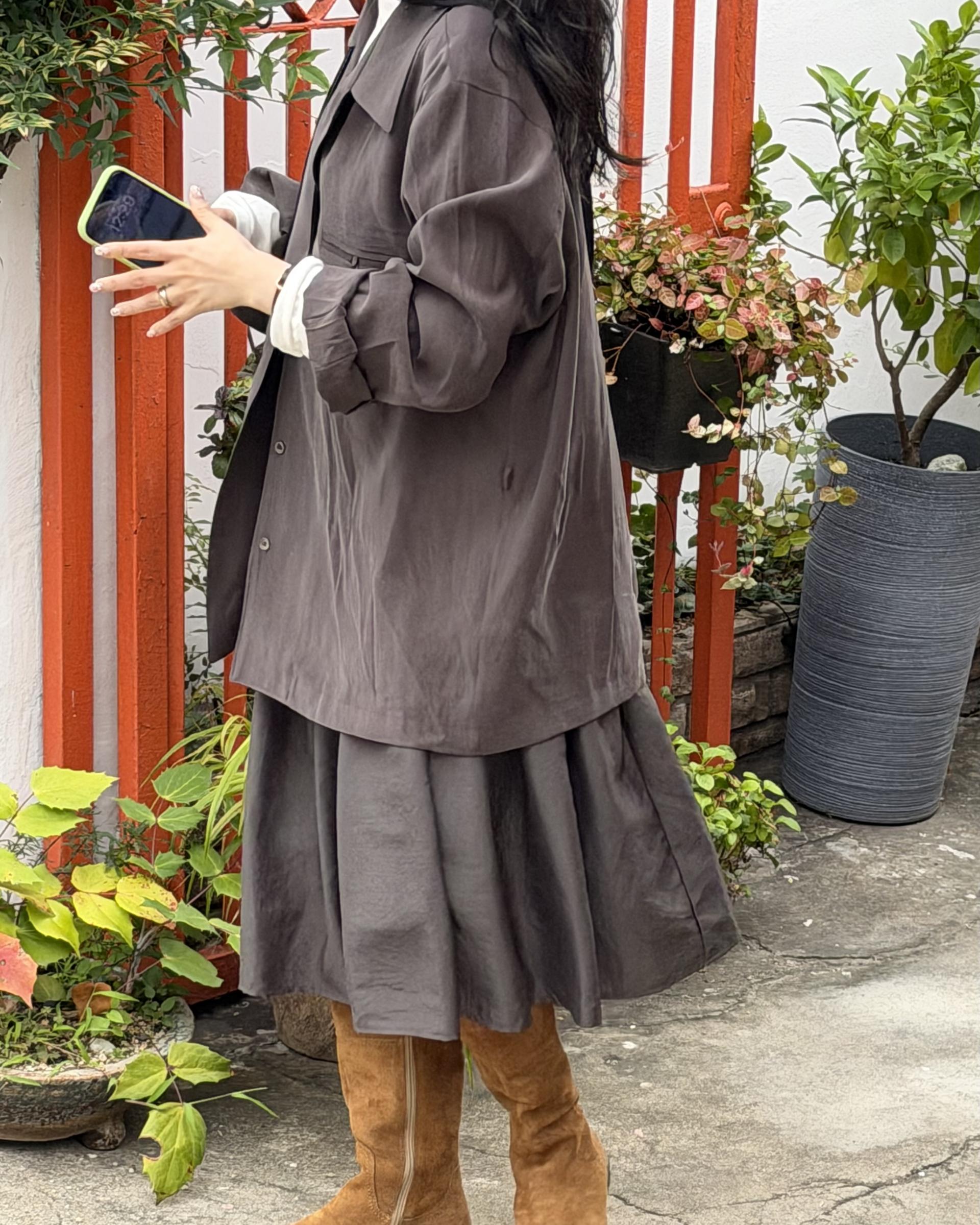 marge pintuck skirt (milk beige/charcoal)