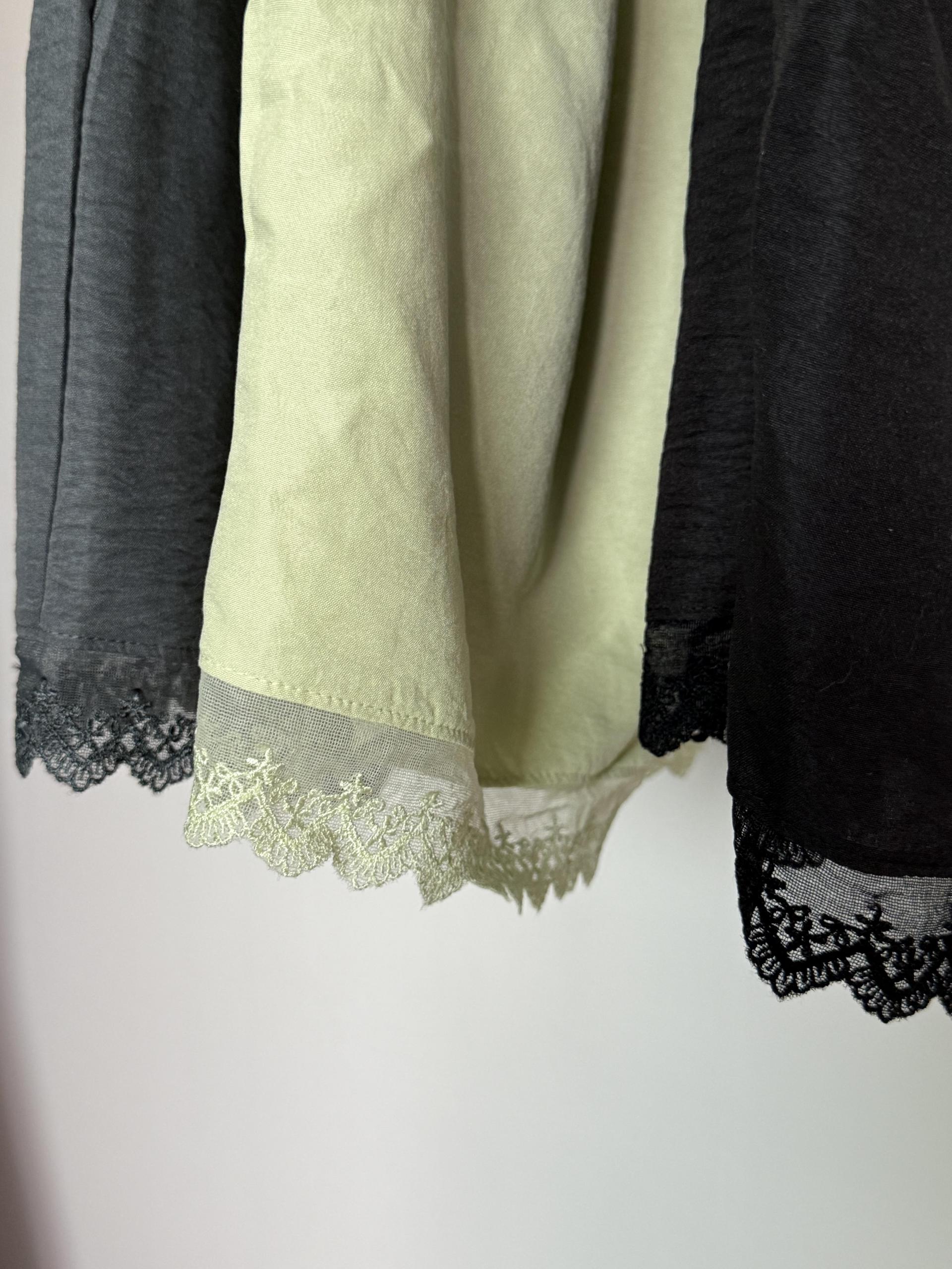 lagoon lace shorts (charcoal/melon/black)