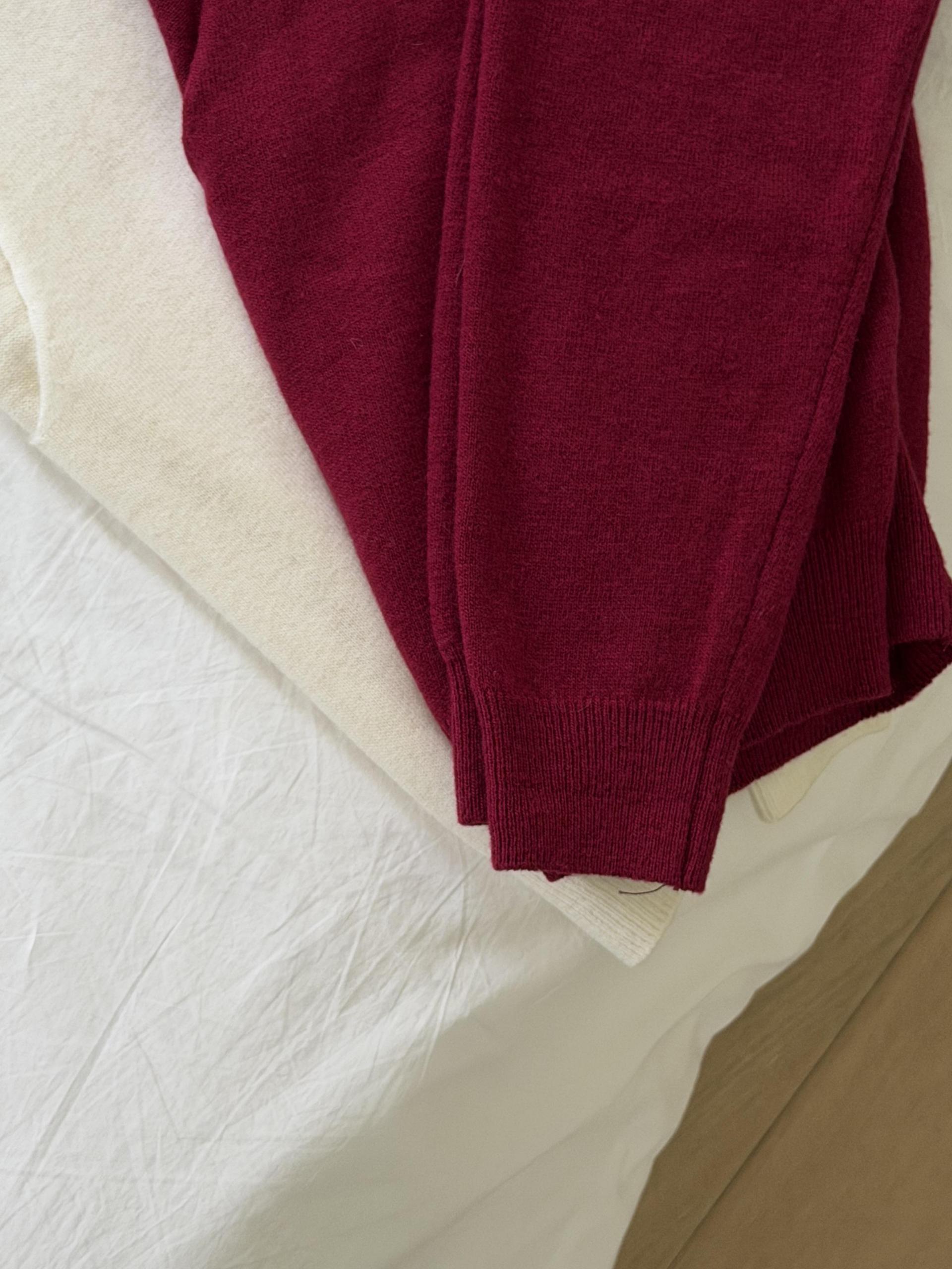 till deep v-neck (plum)