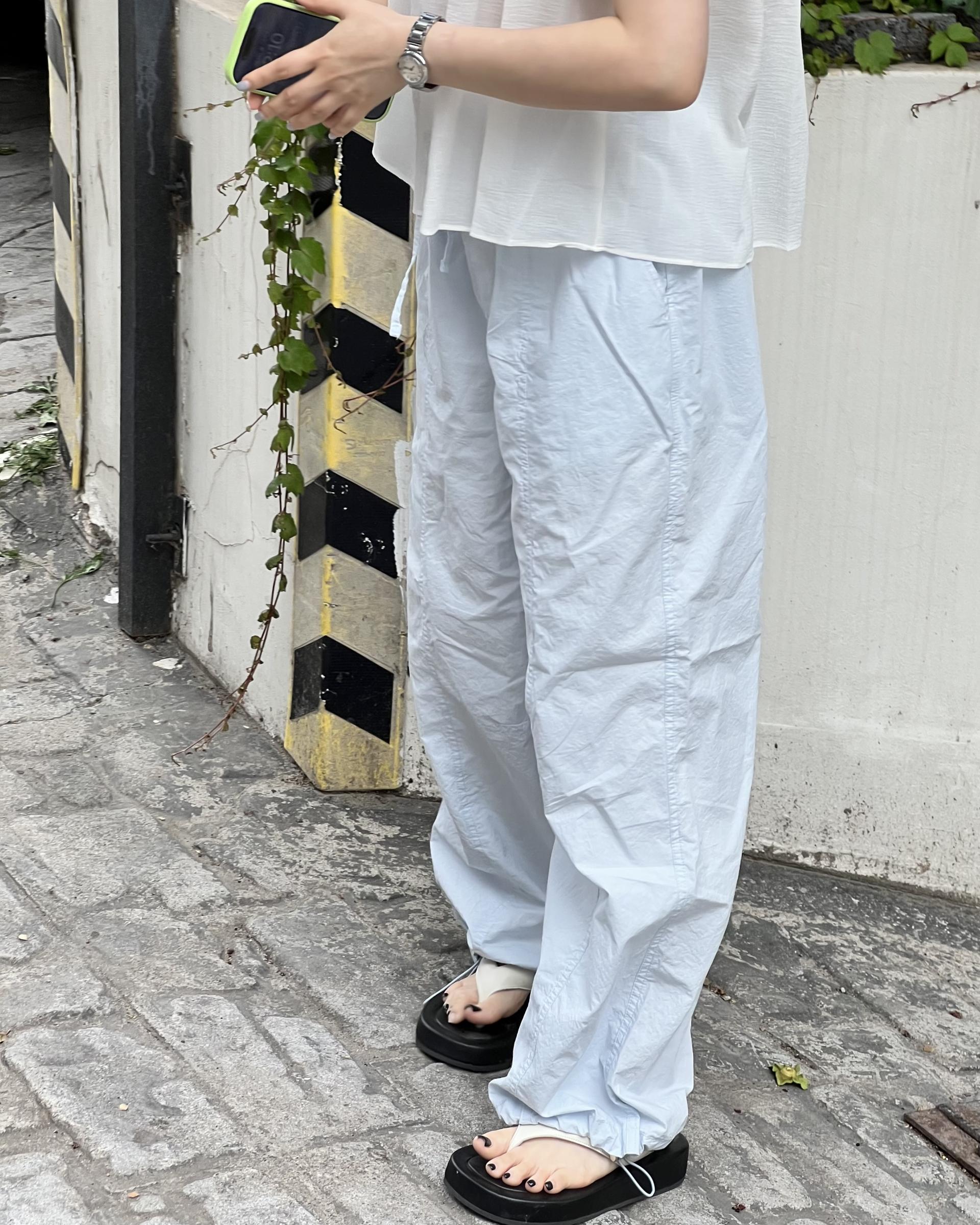 square blouse (white/brown/black)