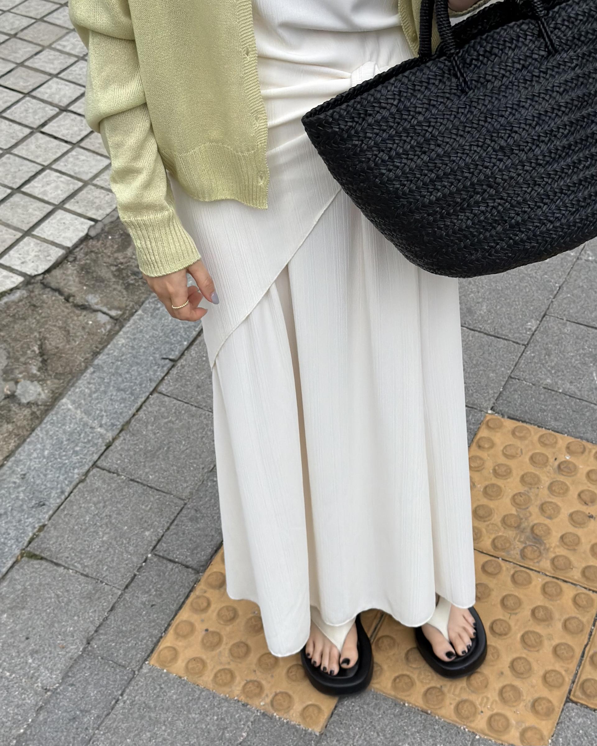 noodle skit (cream/black)