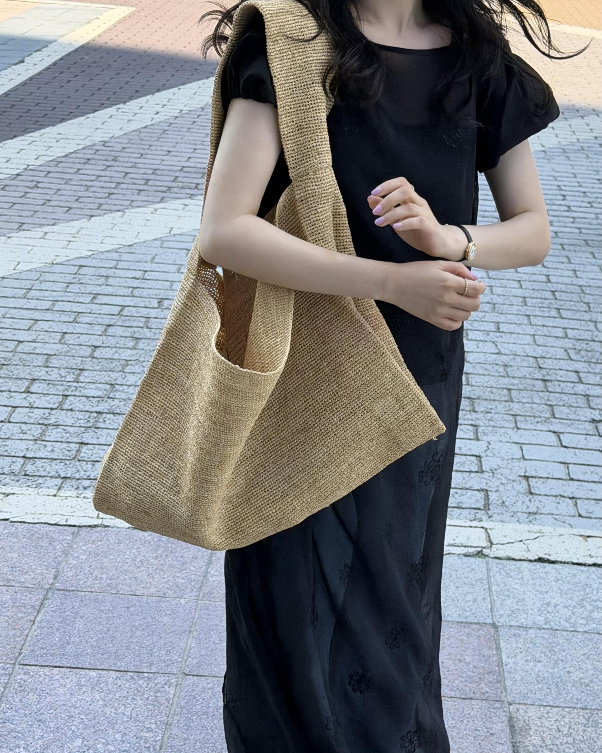 square blouse (white/brown/black)