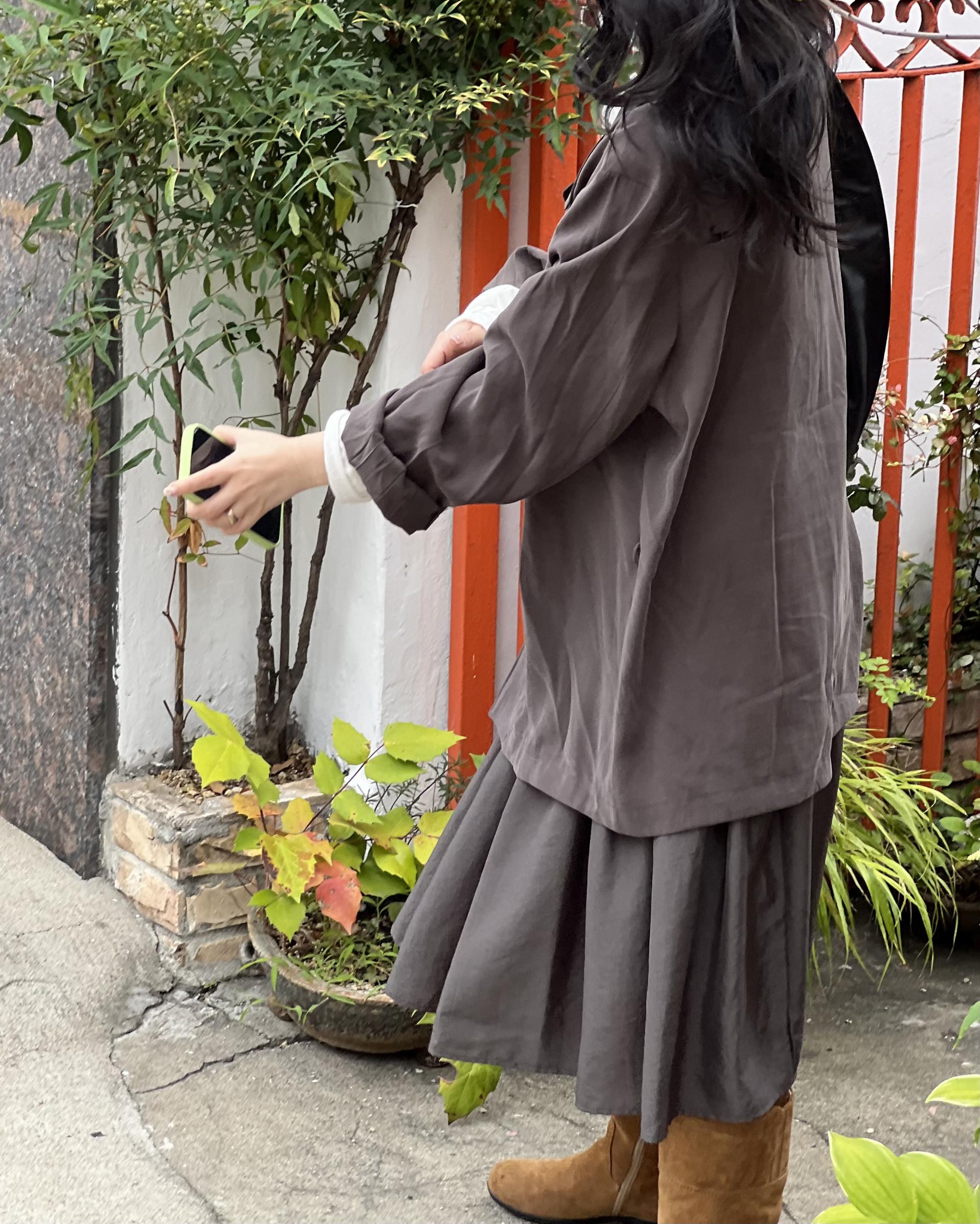 marge pintuck skirt (milk beige/charcoal)
