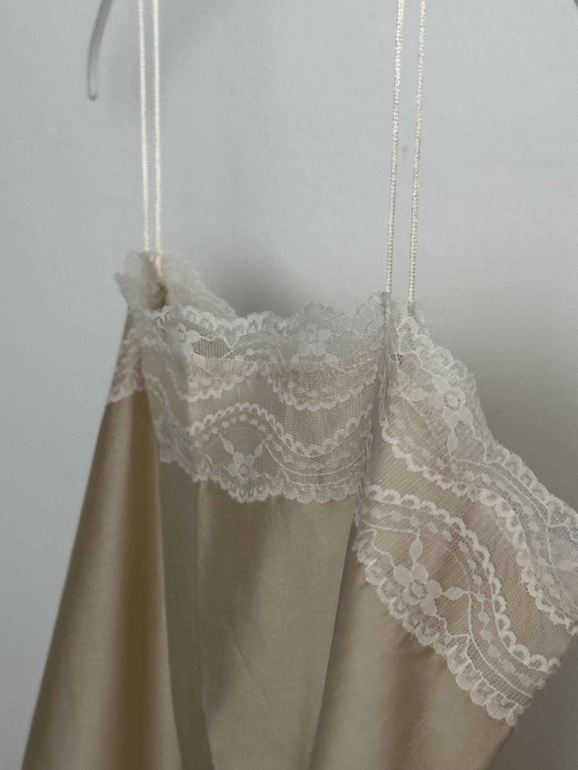 madame lace dress (butter/grey)