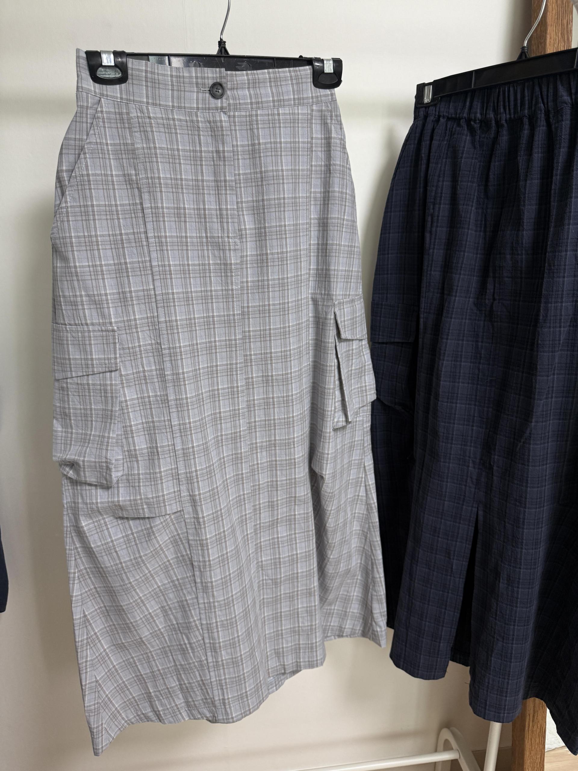 teddy check skirt (grey/navy)