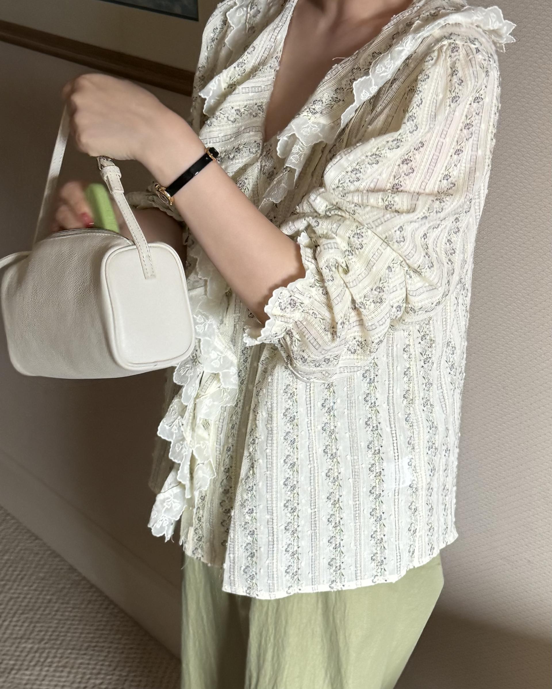 cottage ruffle lace blouse (flower)