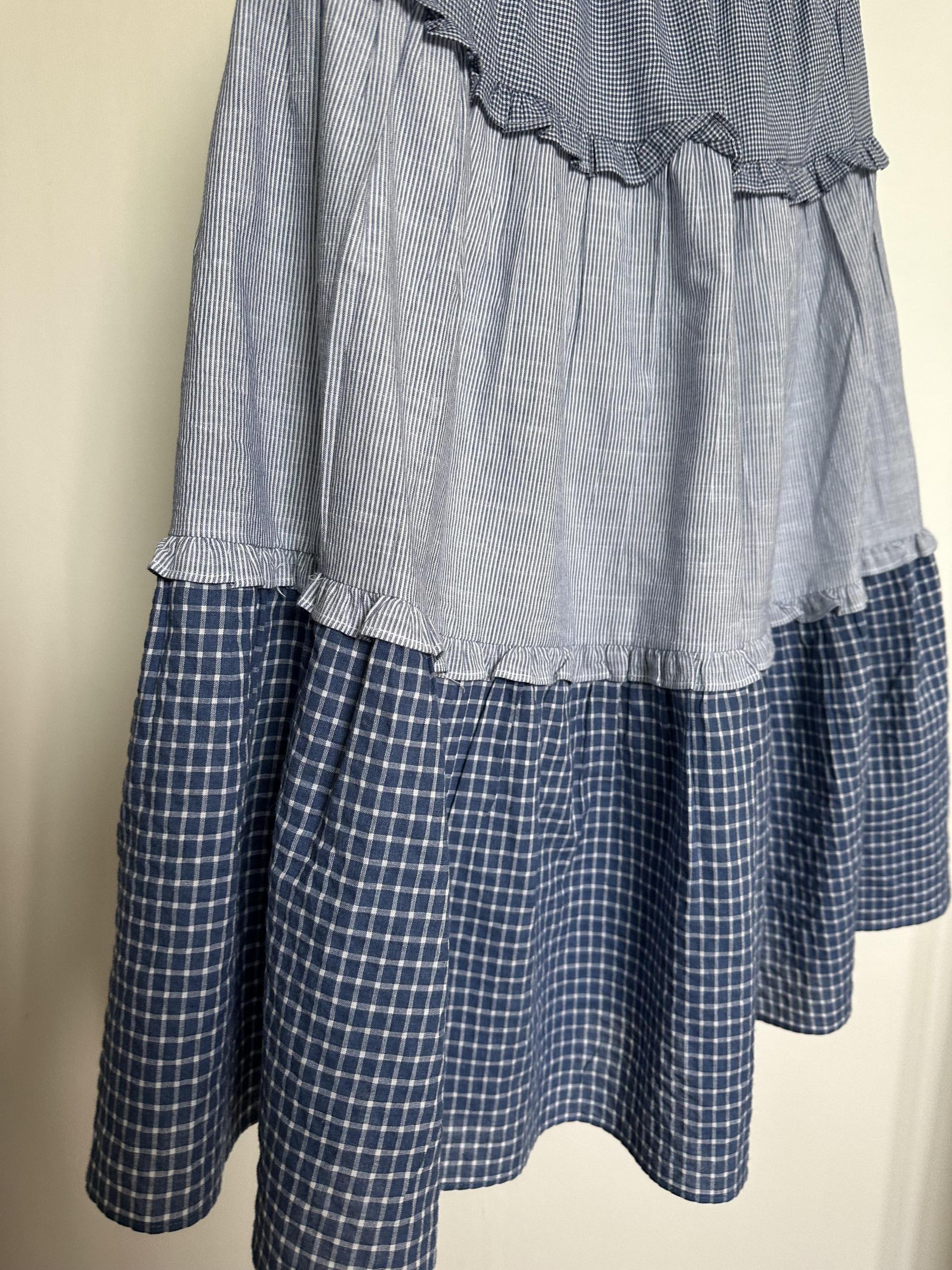 gummy check skirt