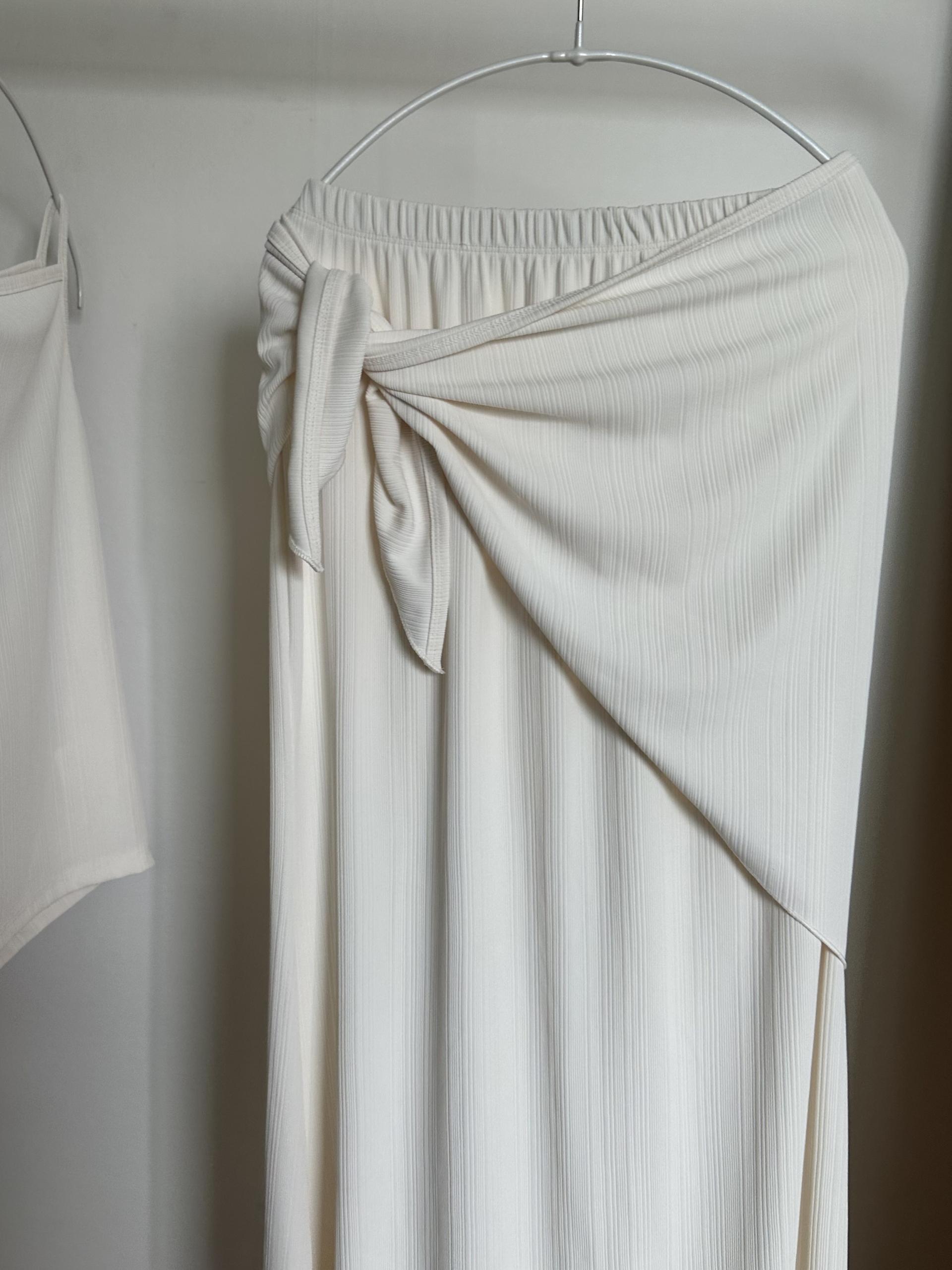 noodle skit (cream/black)