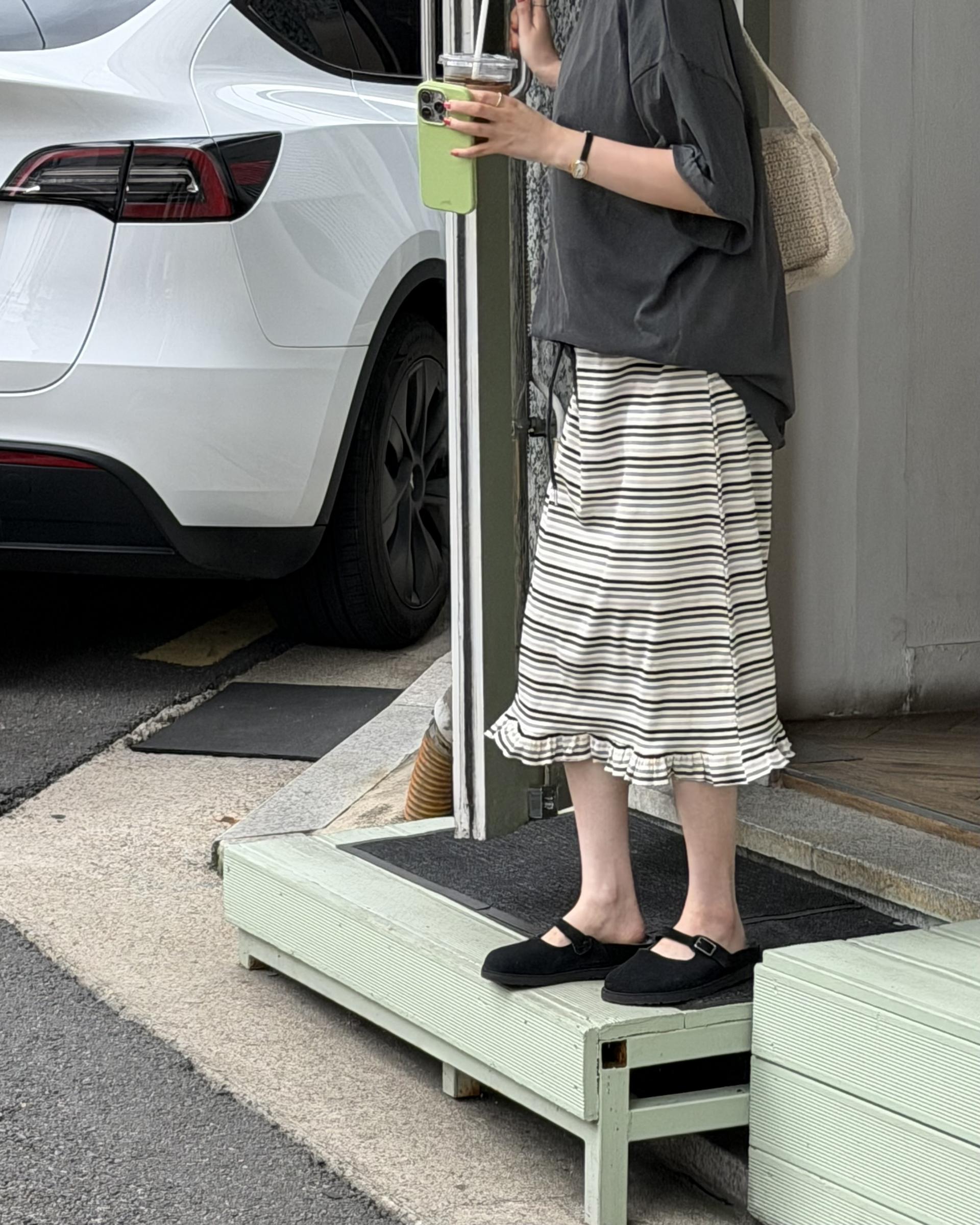 boo stripe banding skirt