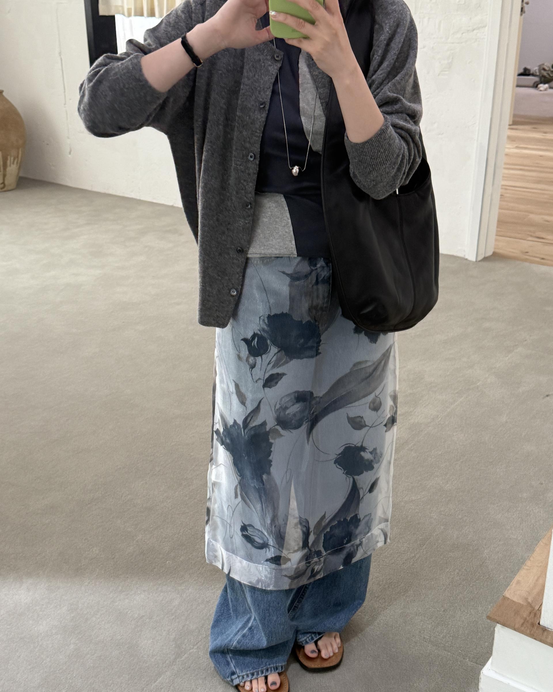see layered skirt (grey/beige)