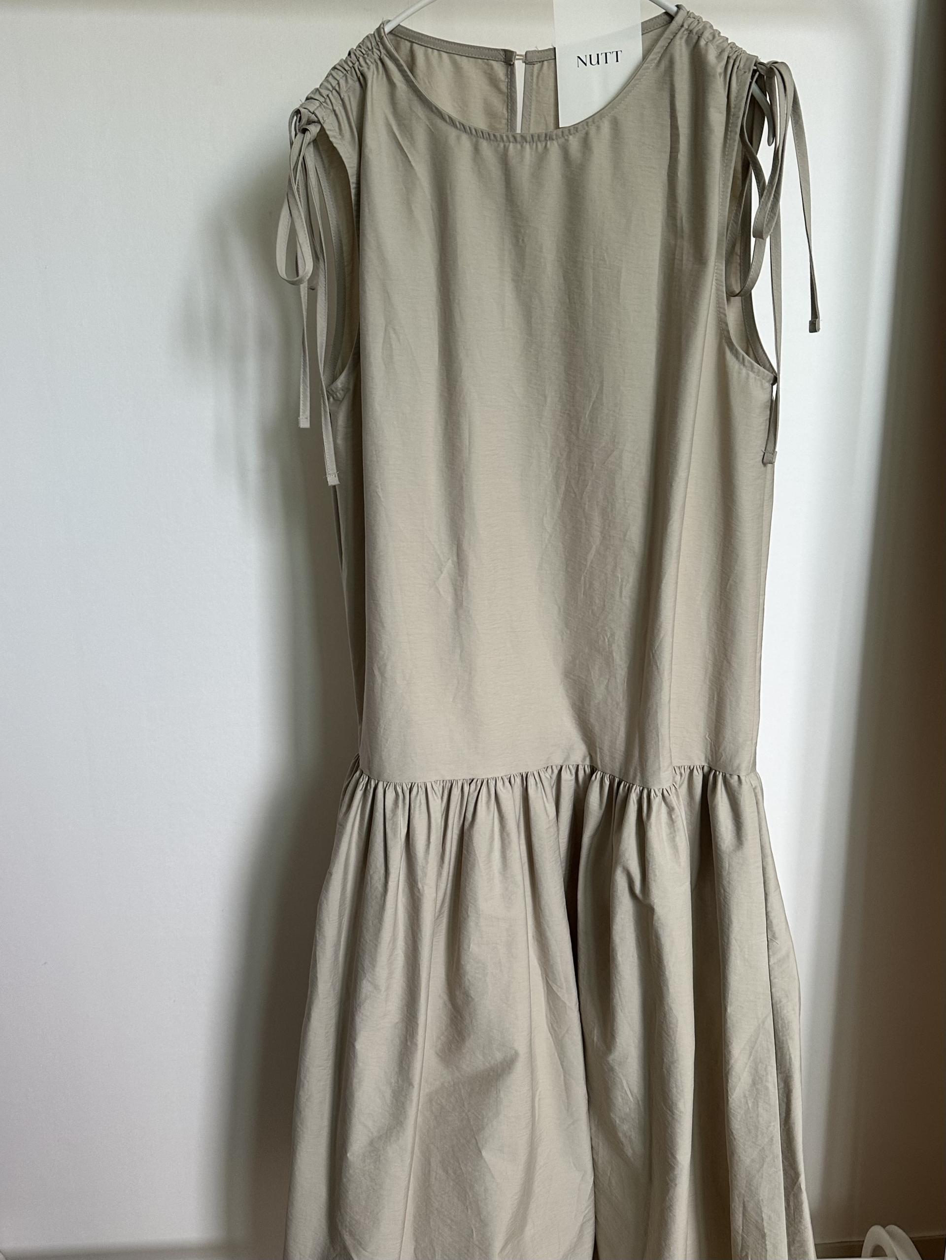 butter ribbon dress (beige/white)