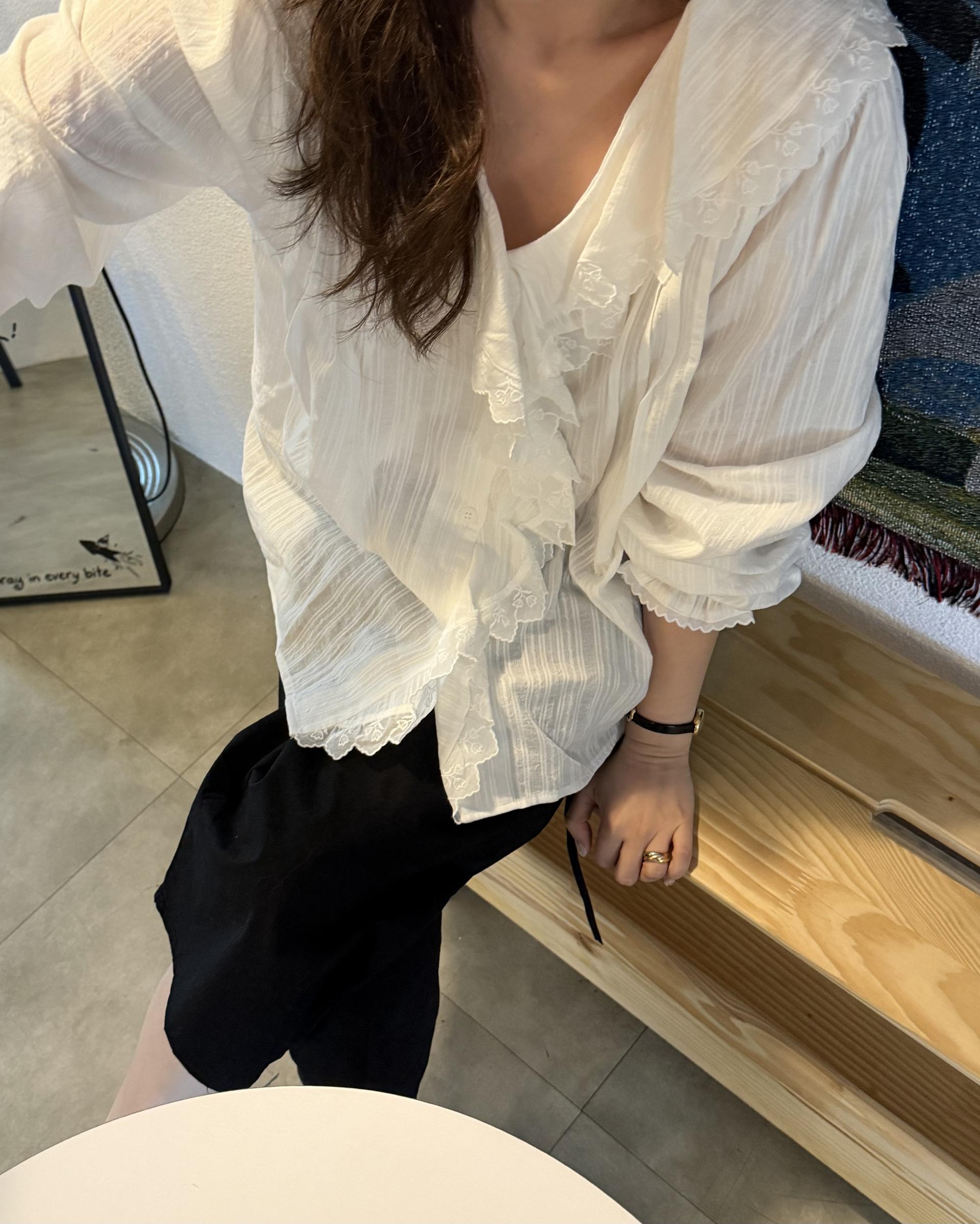 cottage ruffle lace blouse (white/check)