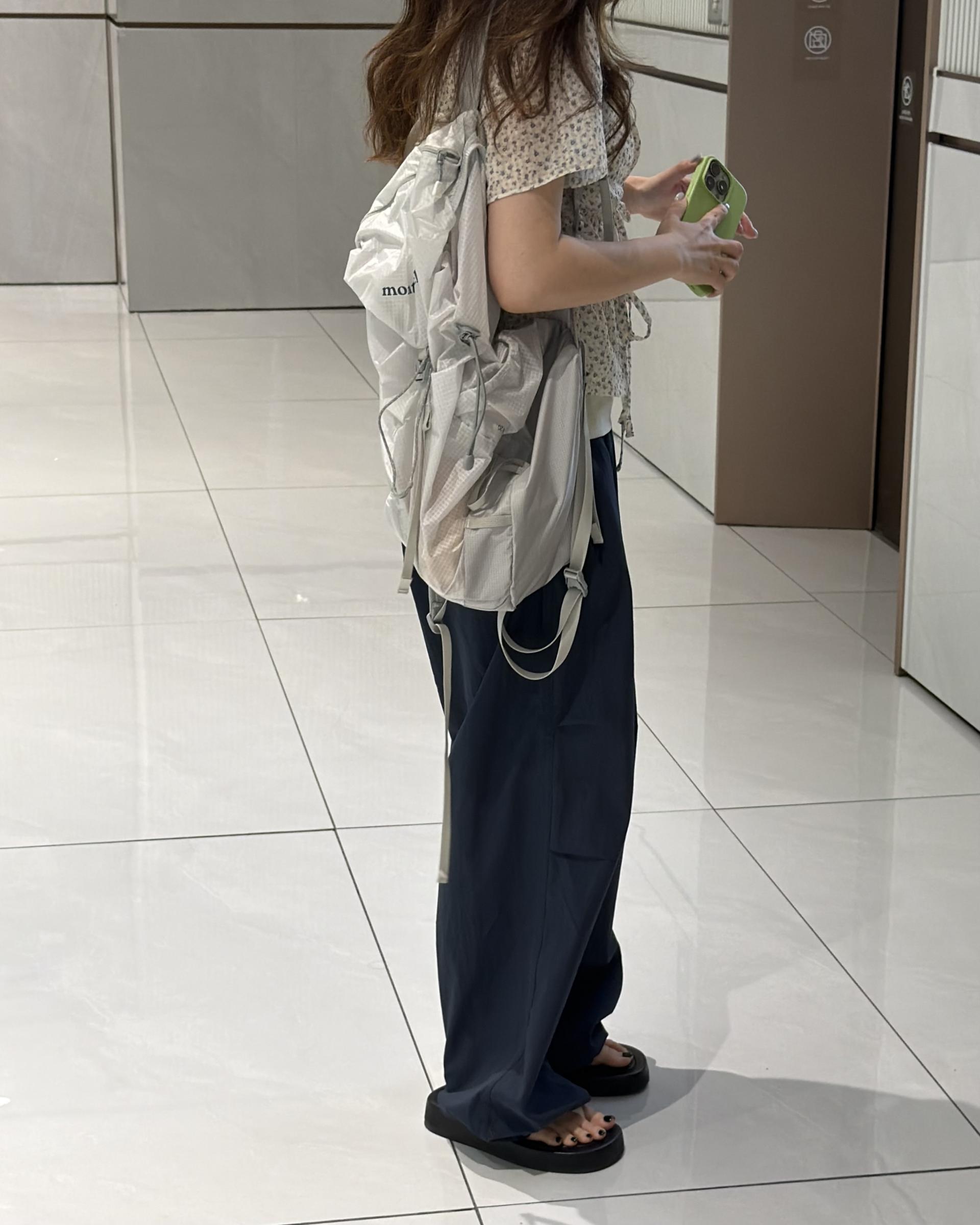 molly flower blouse (cream/navy)