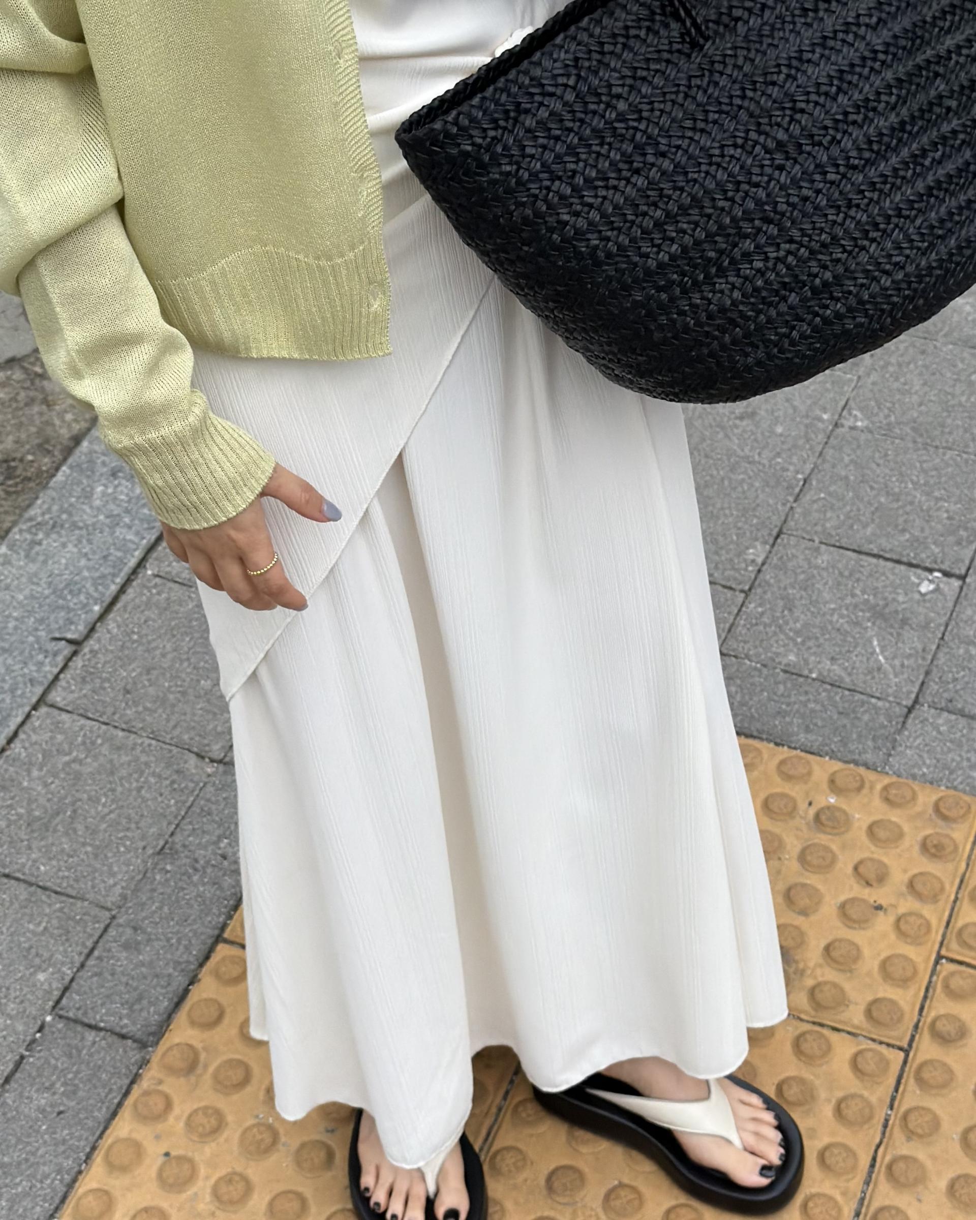 noodle skit (cream/black)