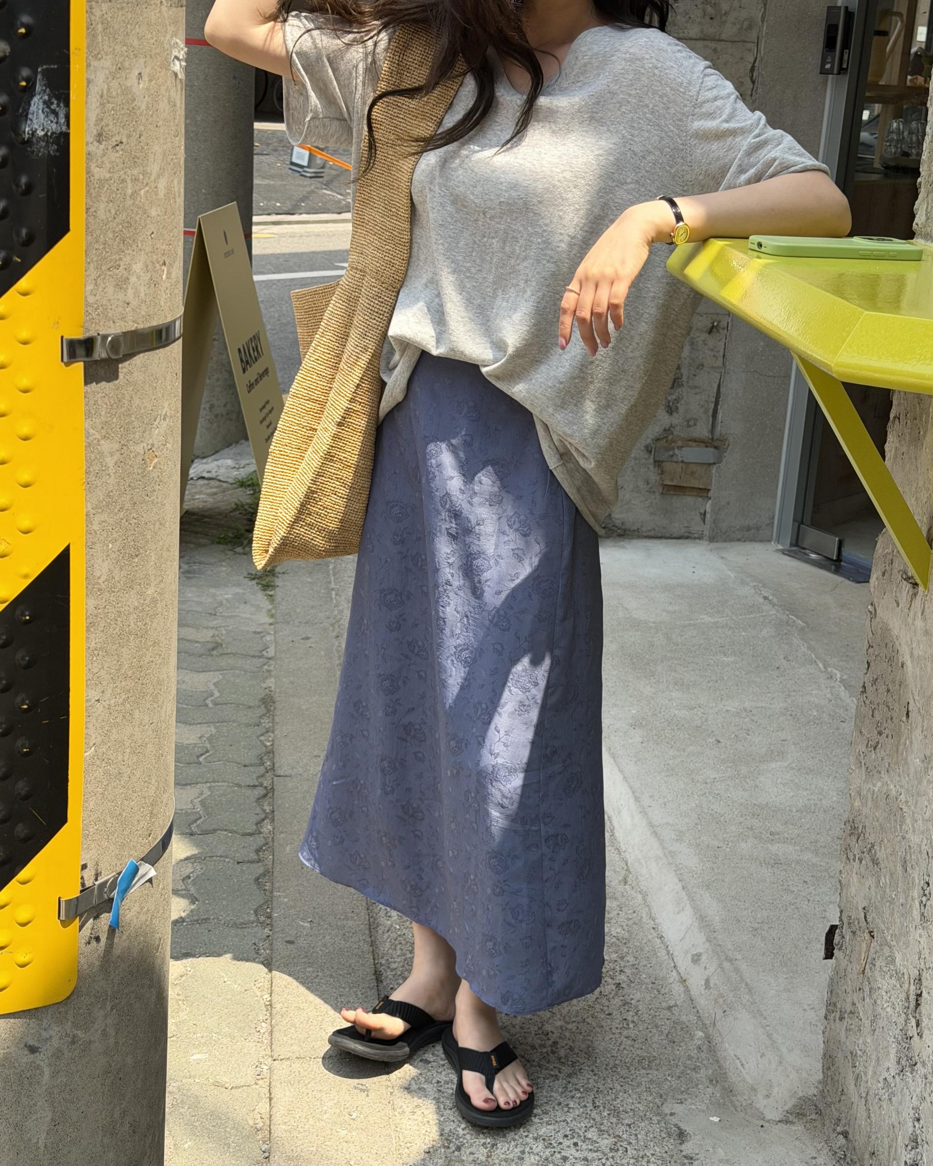 calm v-neck knit (grey/cream)