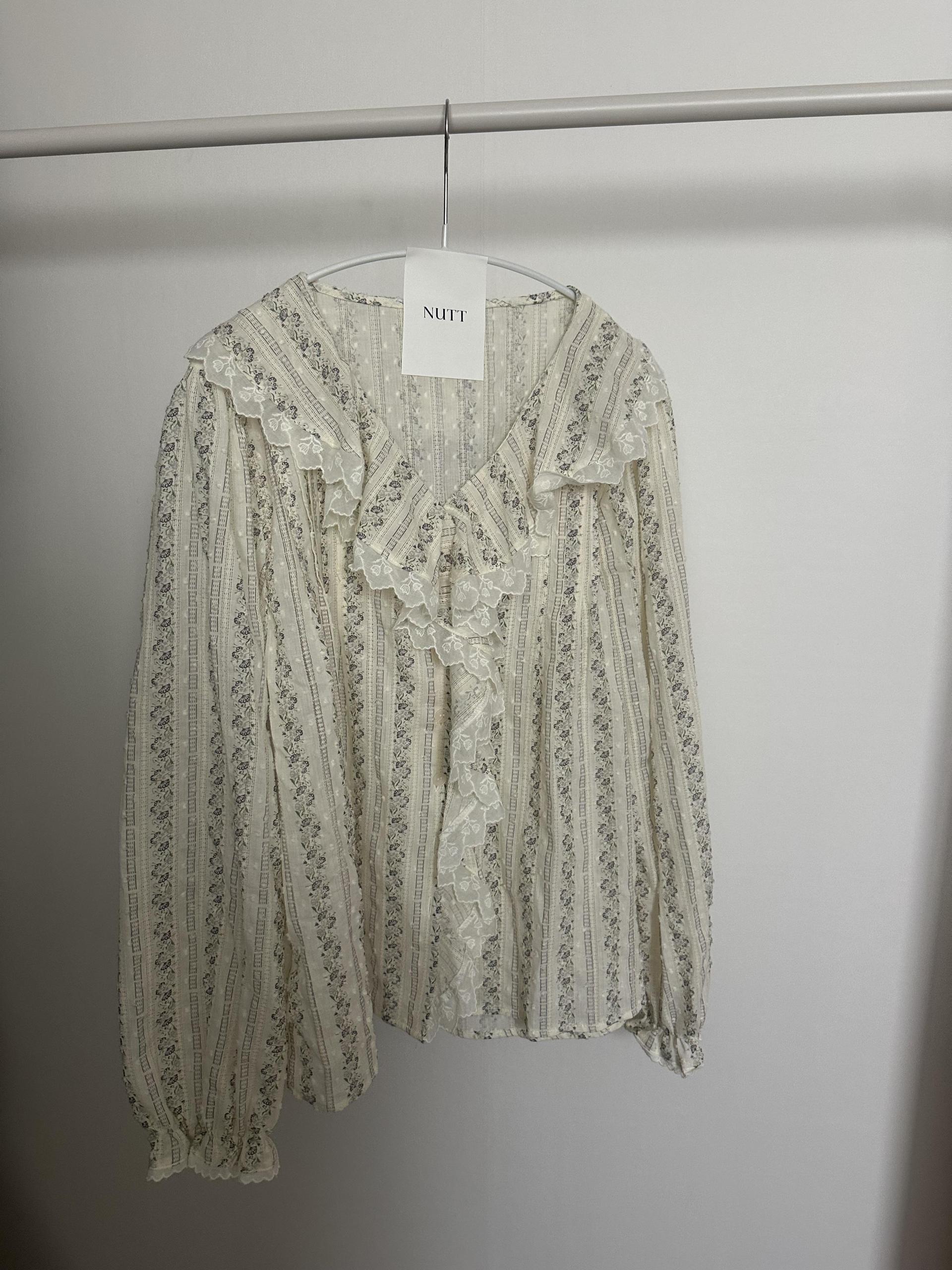 cottage ruffle lace blouse (flower)