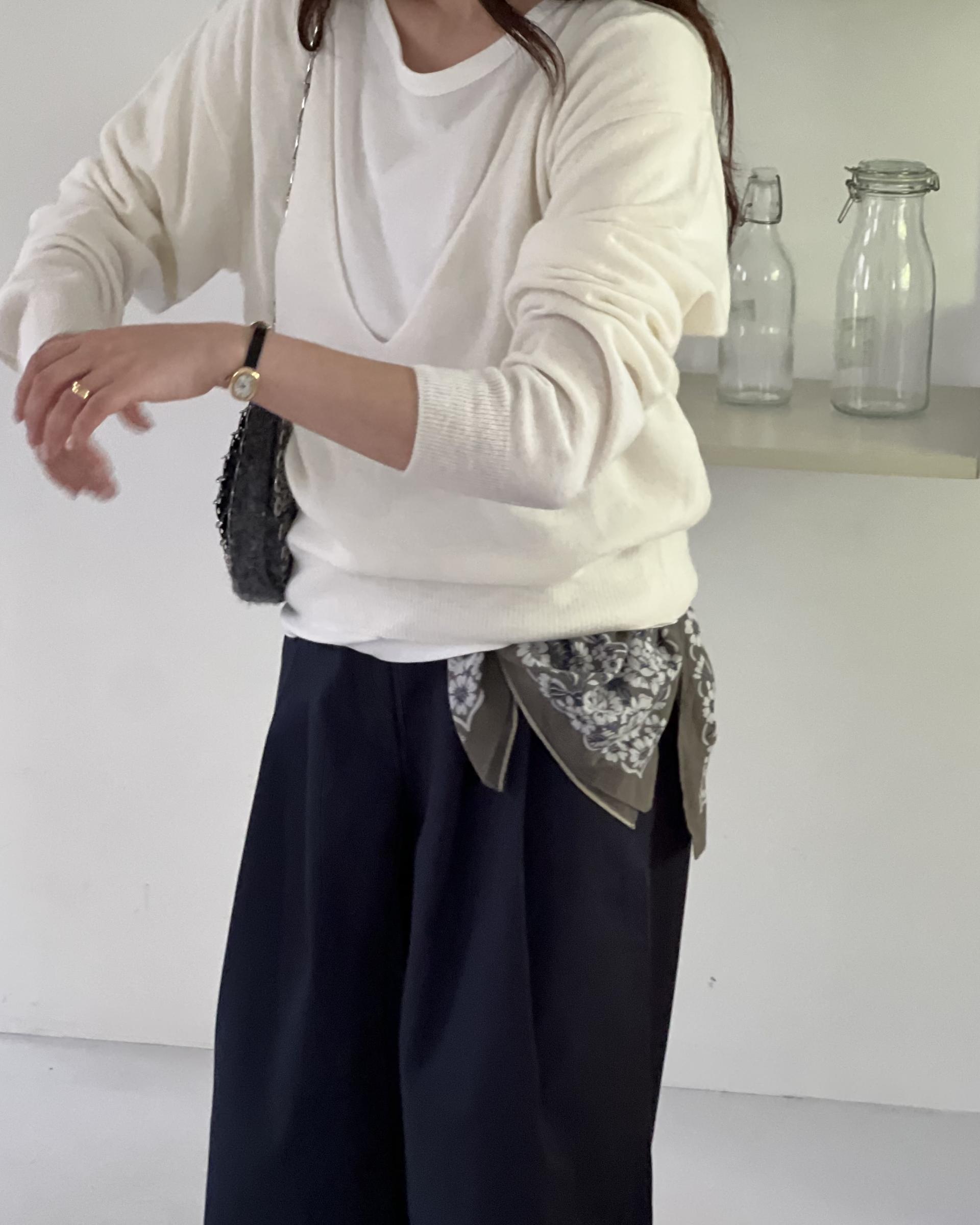 till deep v-neck knit (grey/ivory)