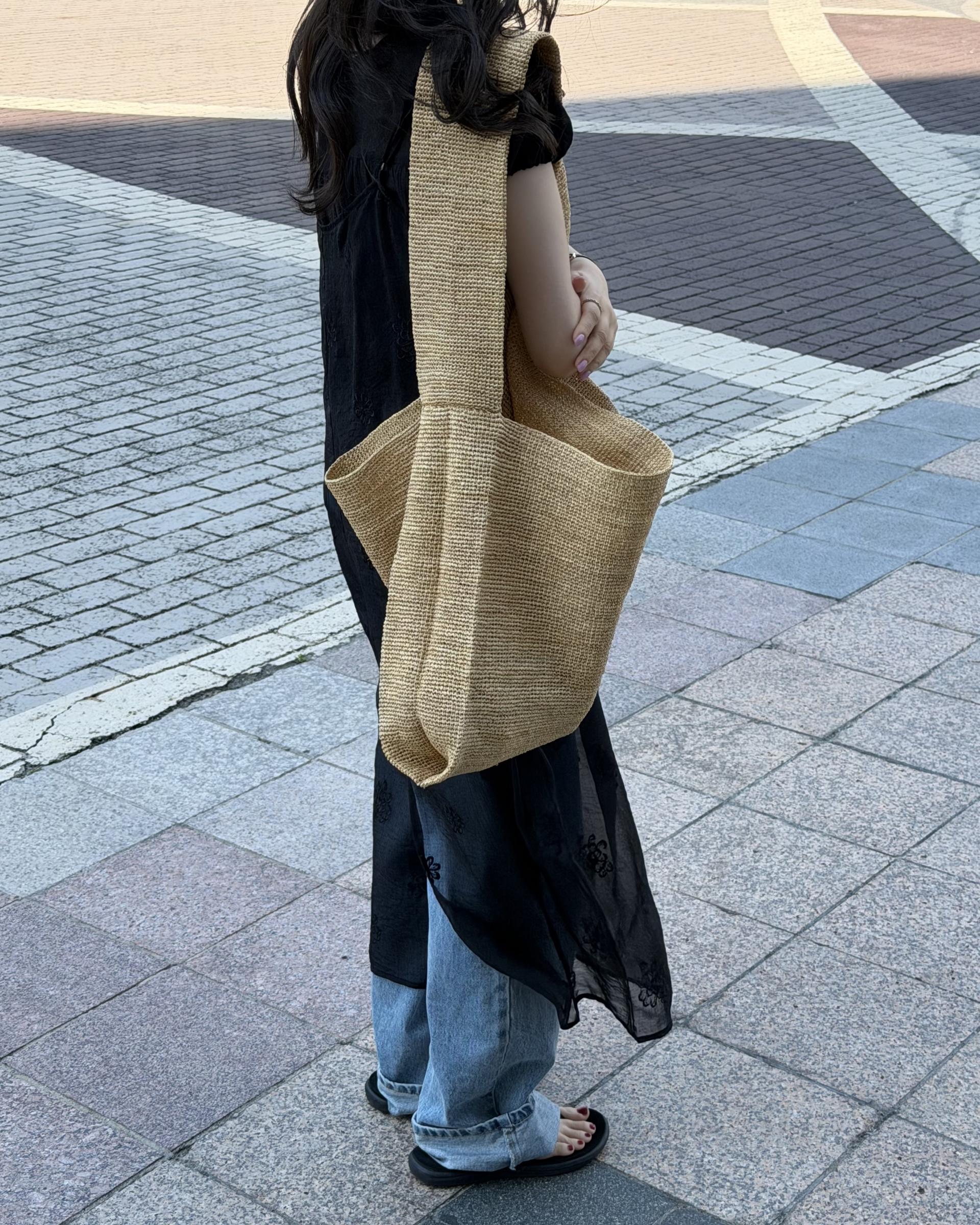 square blouse (white/brown/black)