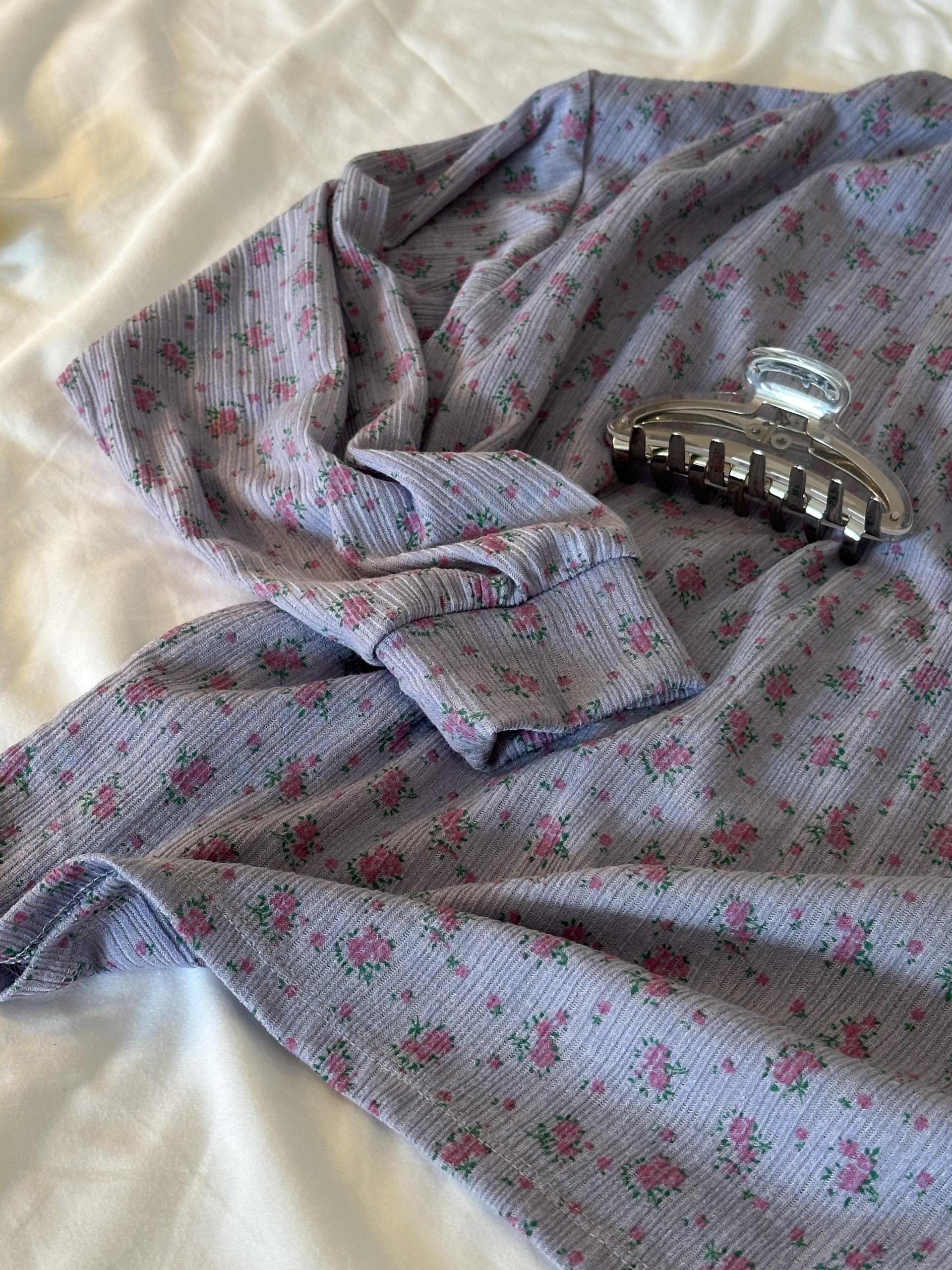 <made> pansy flower top