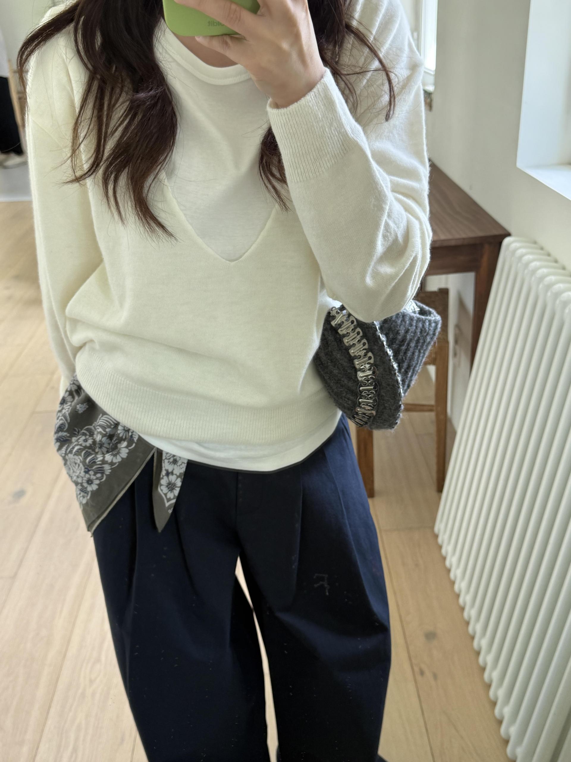 till deep v-neck knit (grey/ivory)