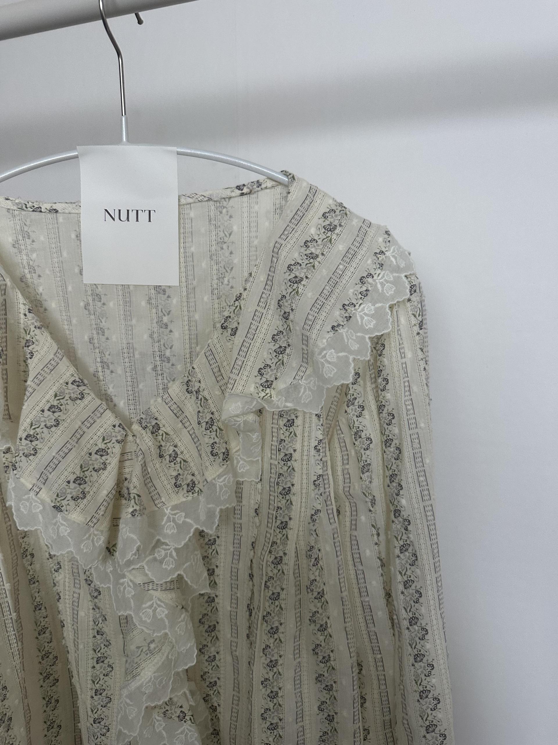 cottage ruffle lace blouse (flower)