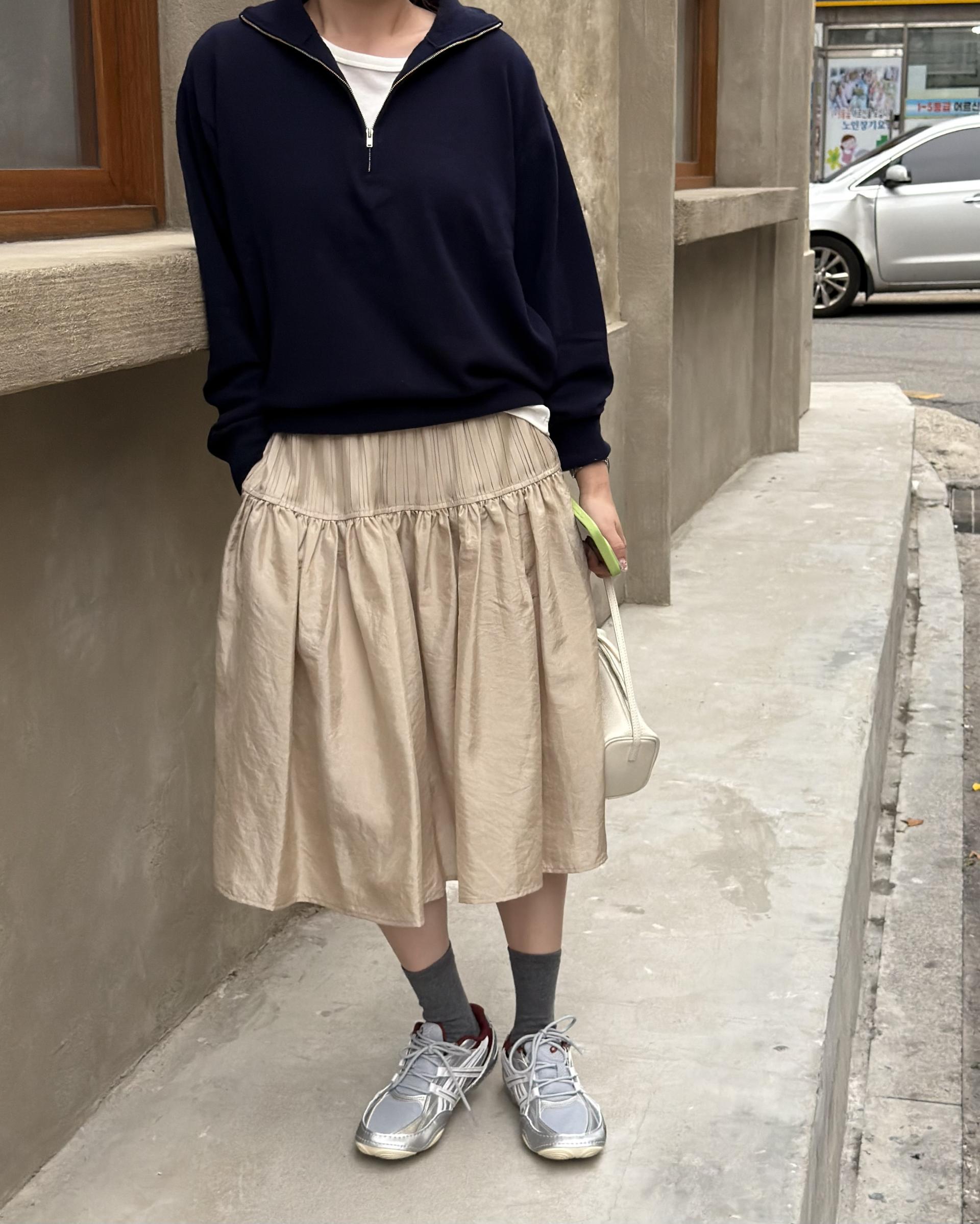 marge pintuck skirt (milk beige/charcoal)