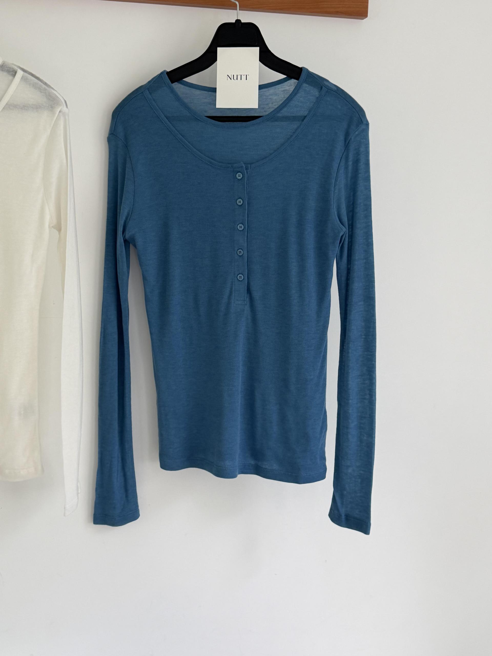 slim button layered top (purple/blue)