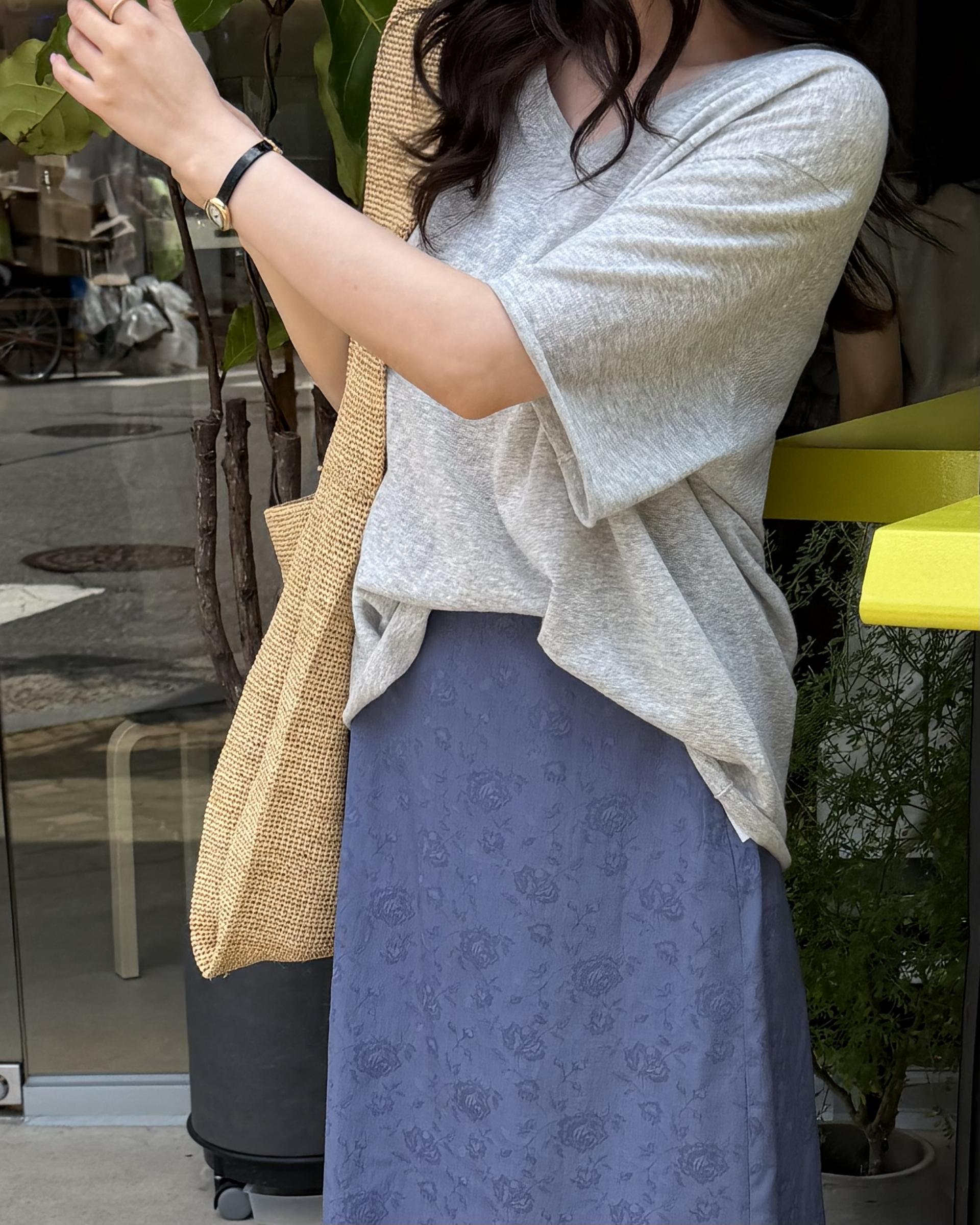 calm v-neck knit (grey/cream)
