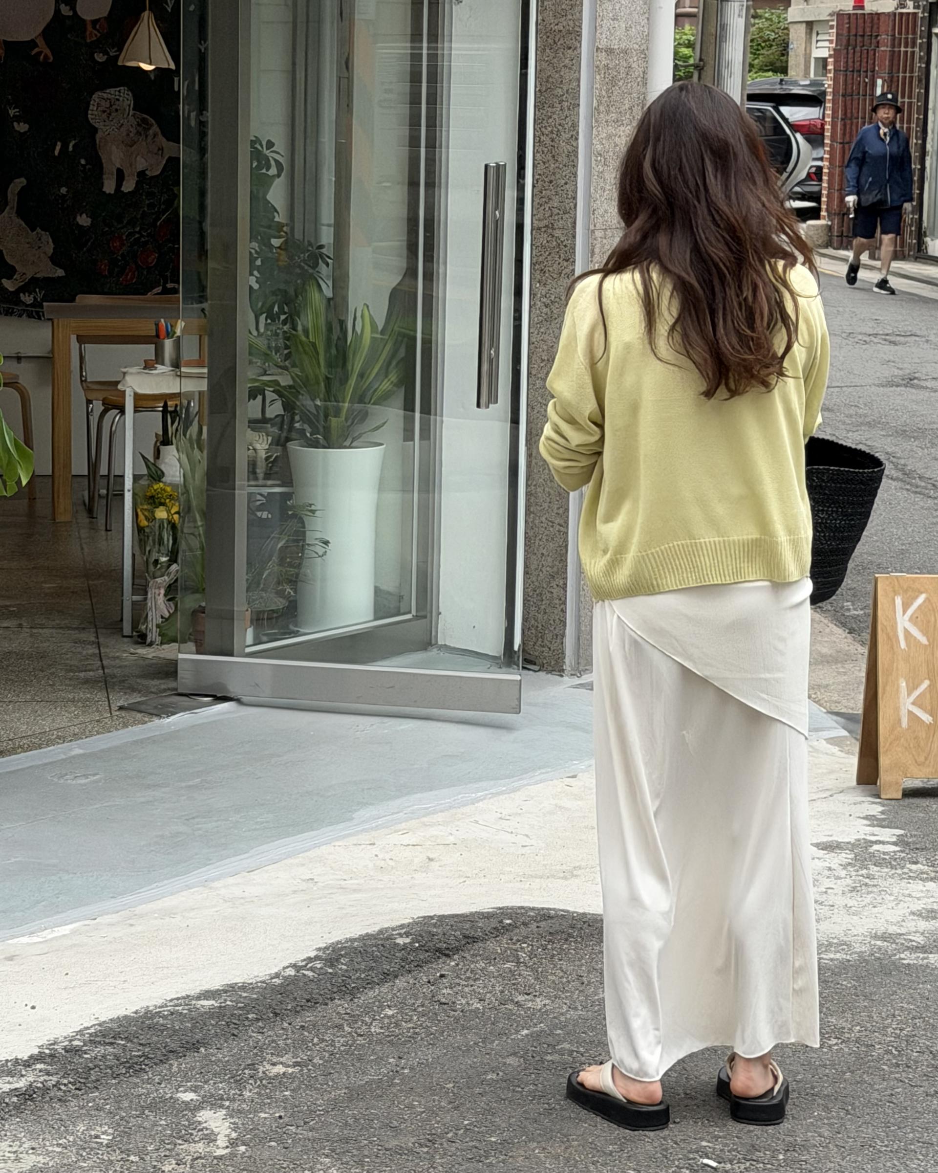 noodle skit (cream/black)