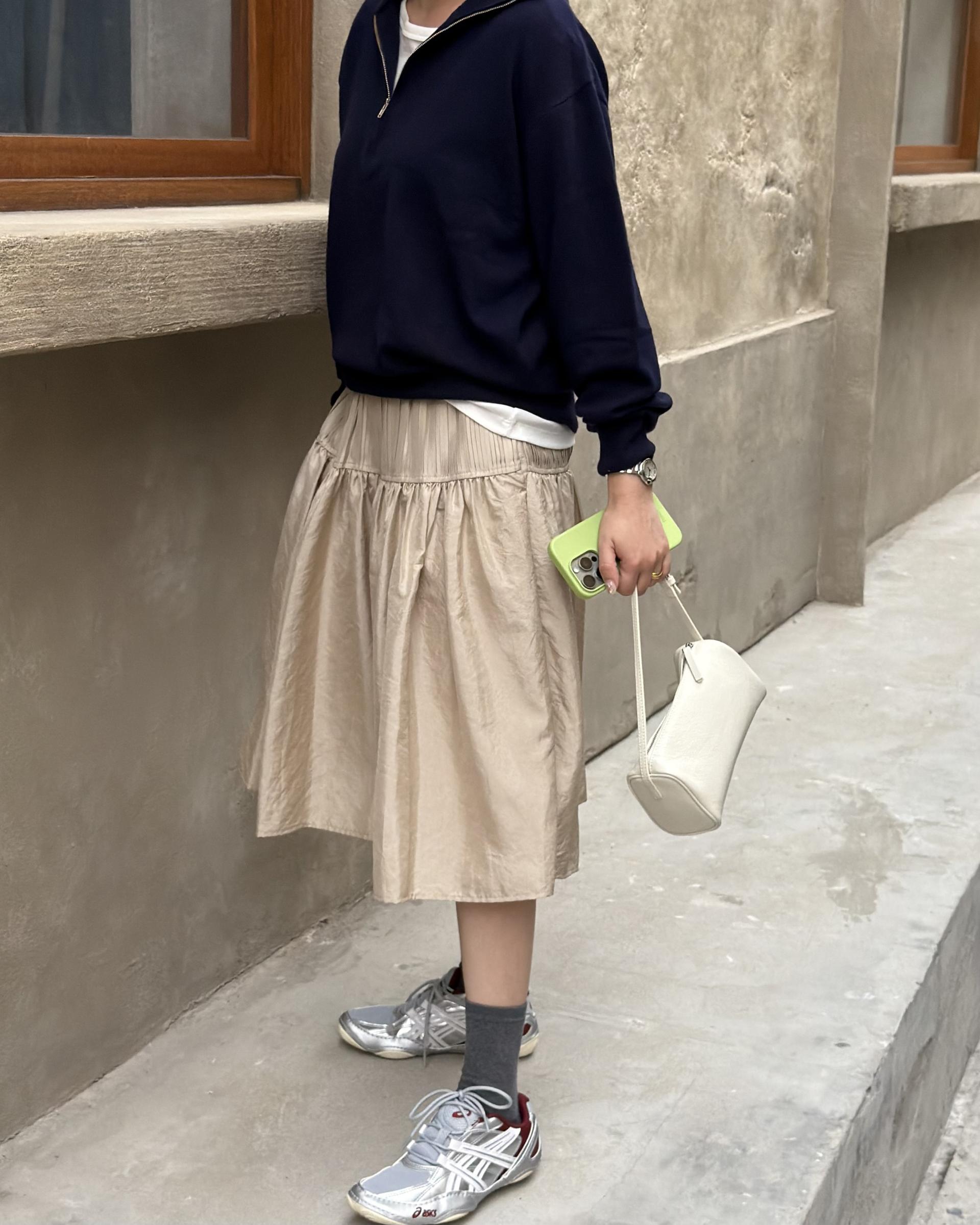 marge pintuck skirt (milk beige/charcoal)