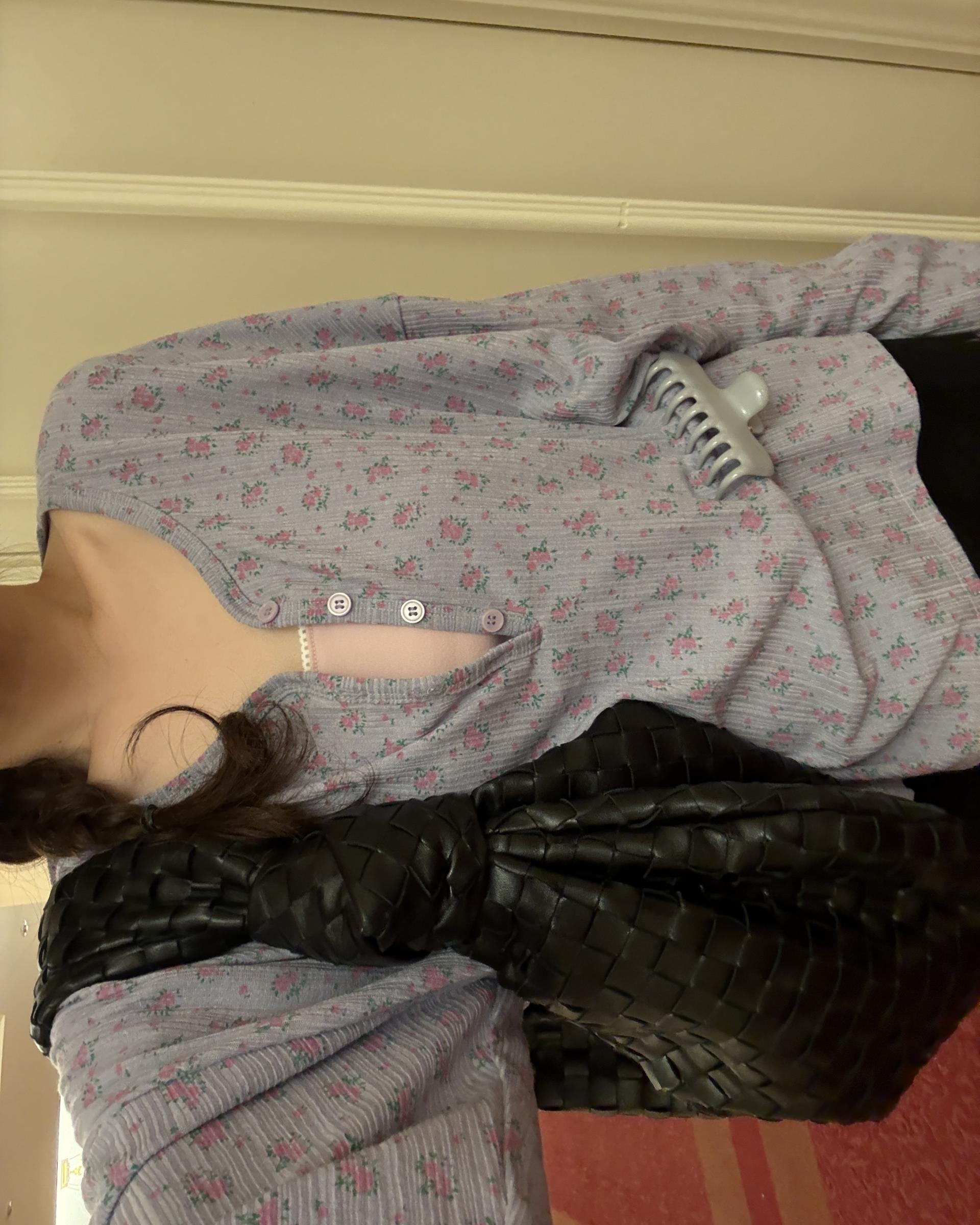 <made> pansy flower top
