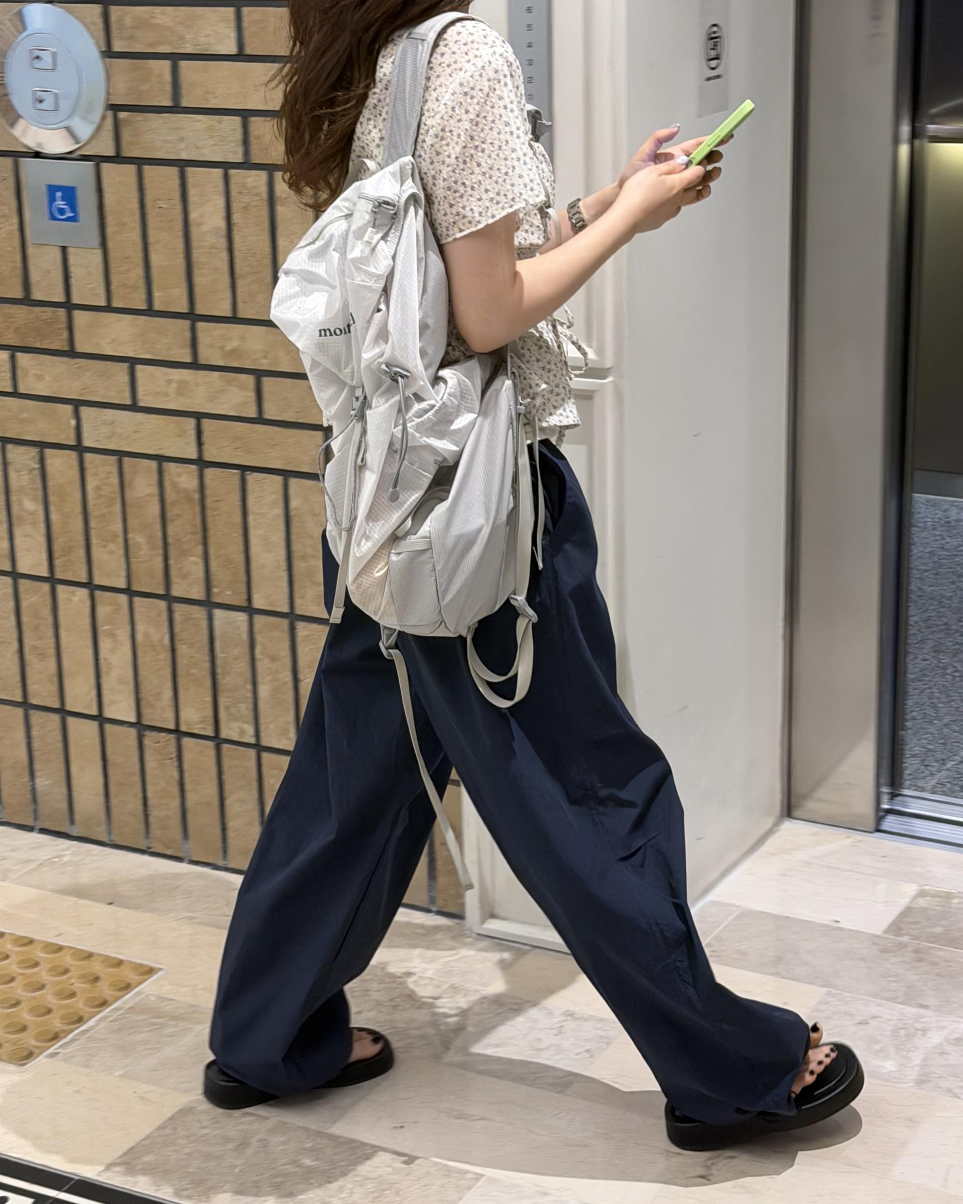 molly flower blouse (cream/navy)