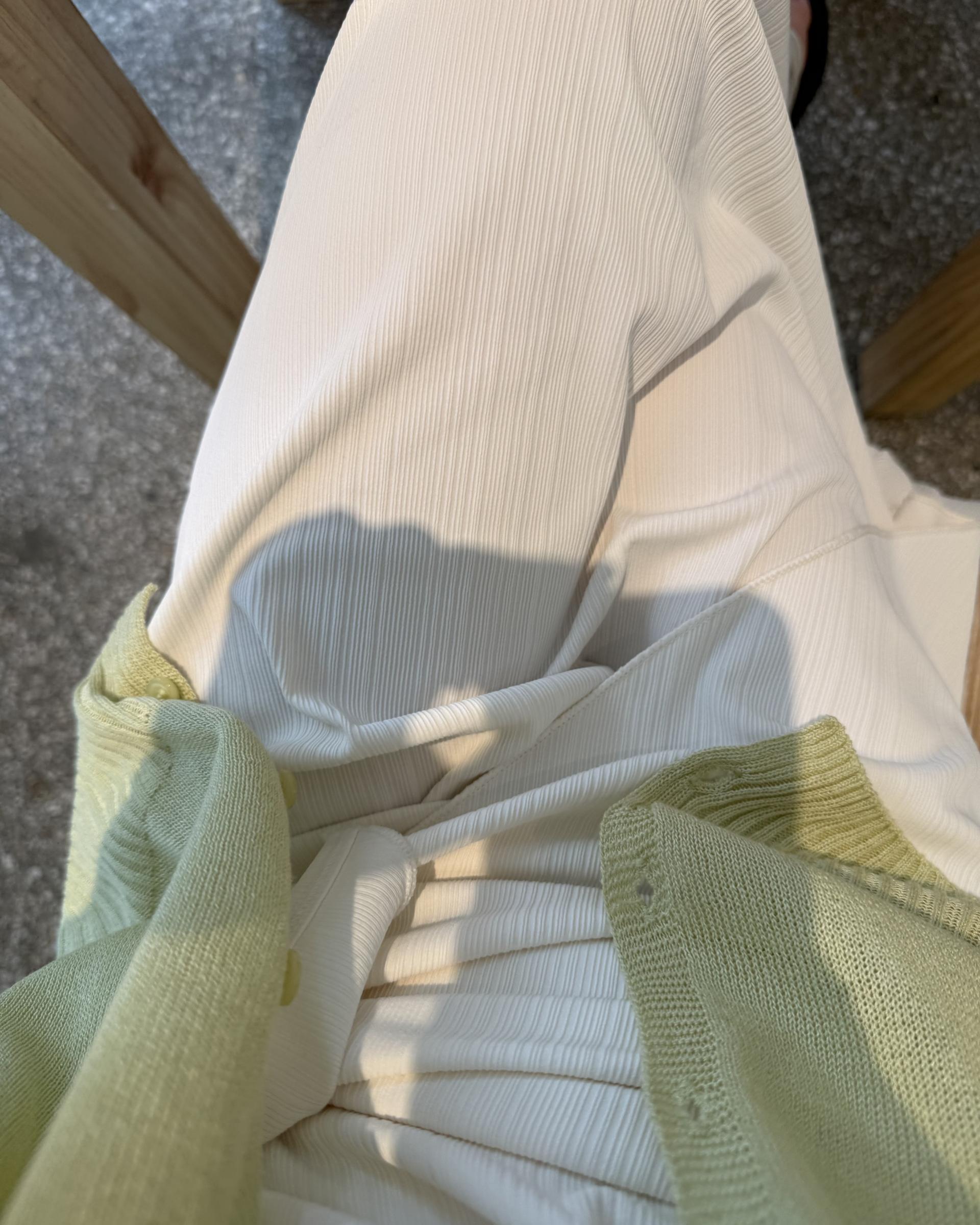 noodle skit (cream/black)