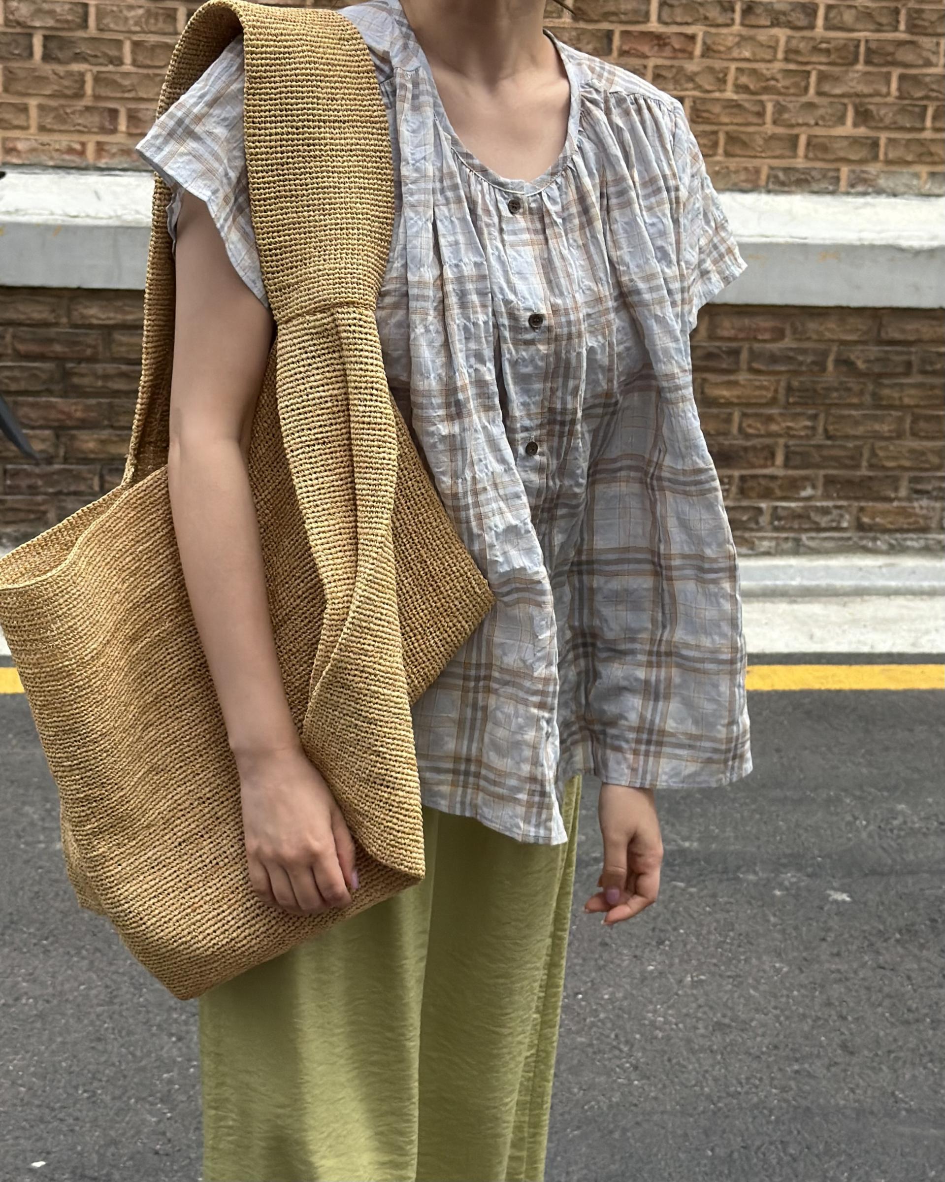 riri check blouse
