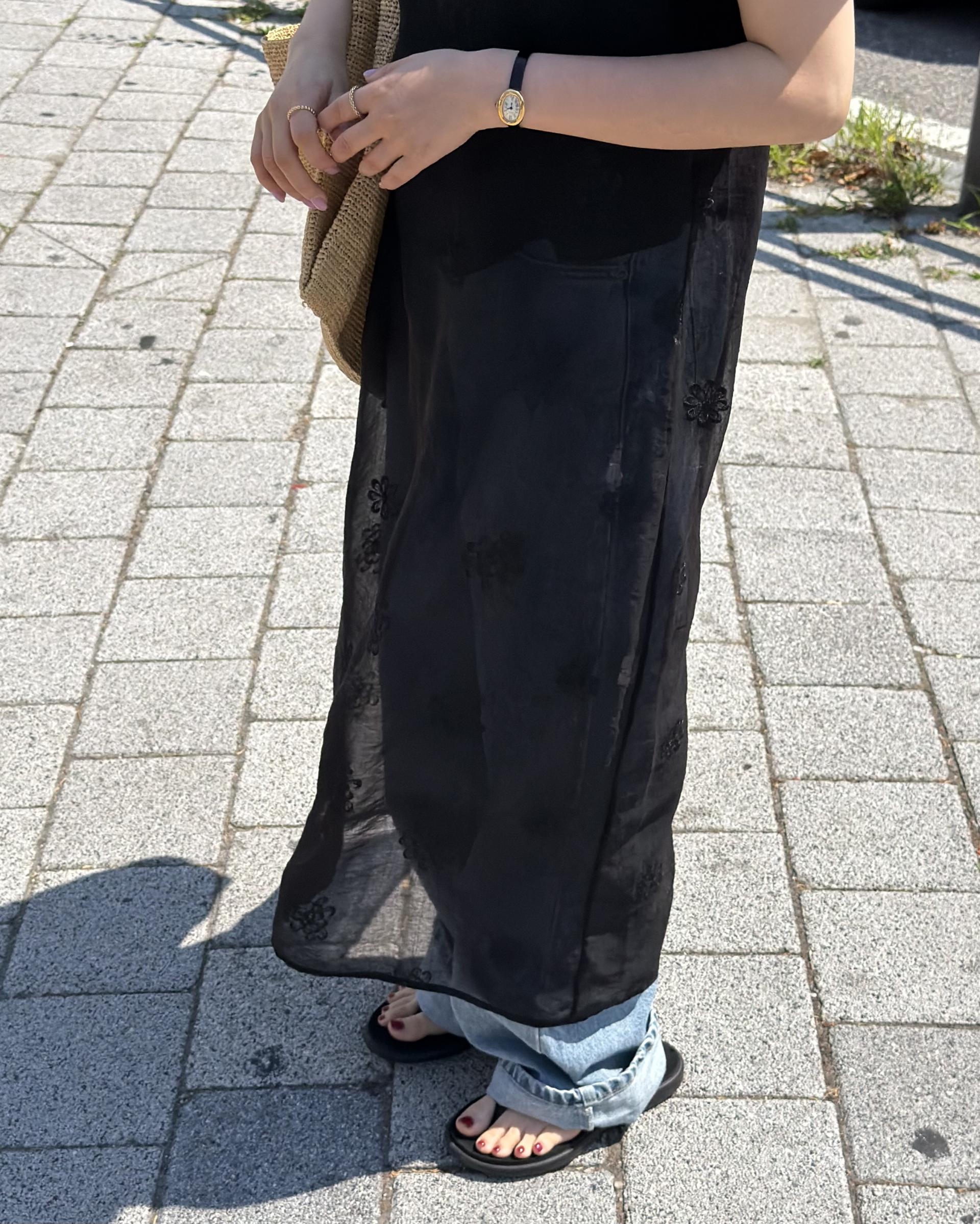 square blouse (white/brown/black)