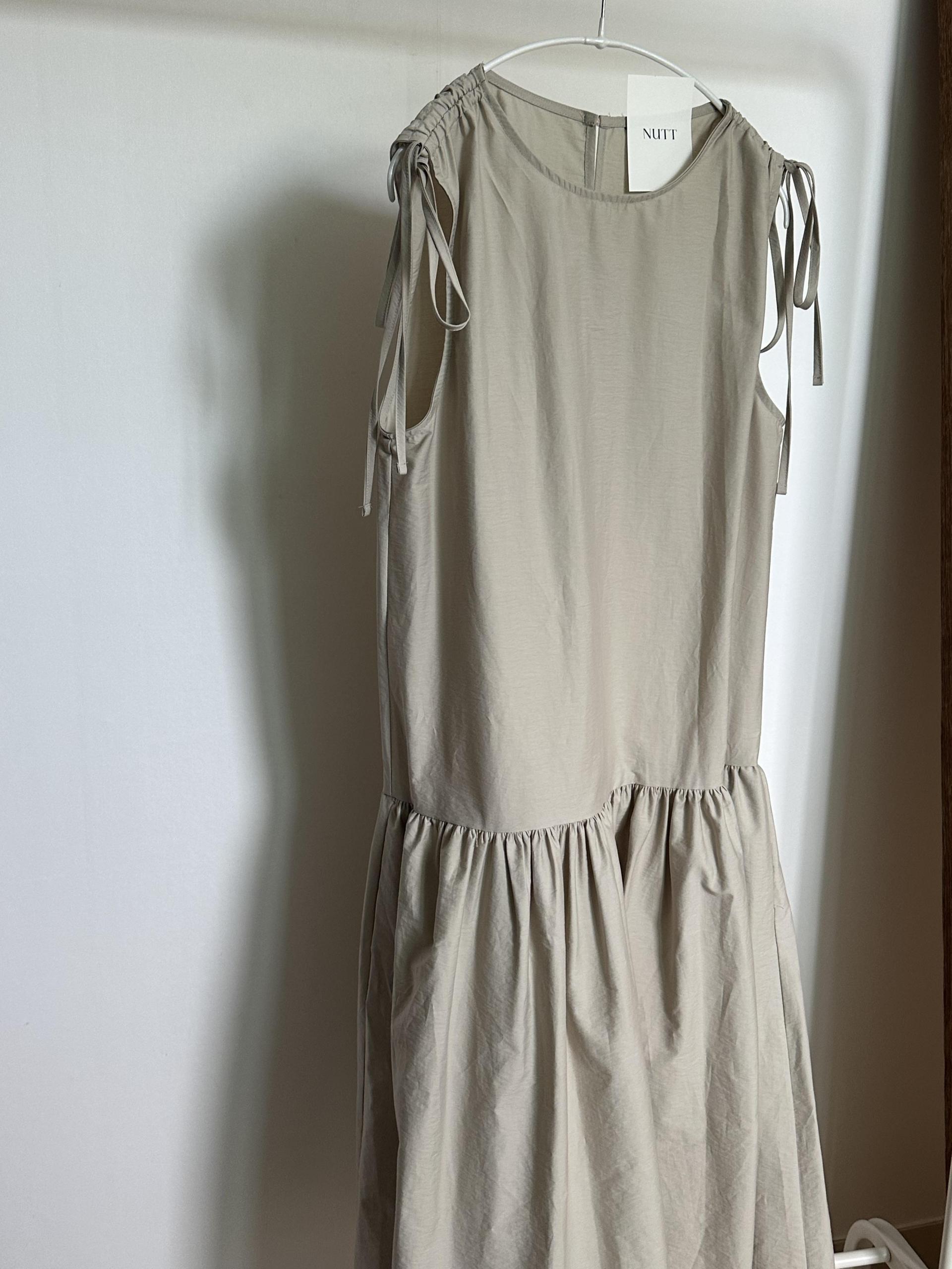 butter ribbon dress (beige/white)