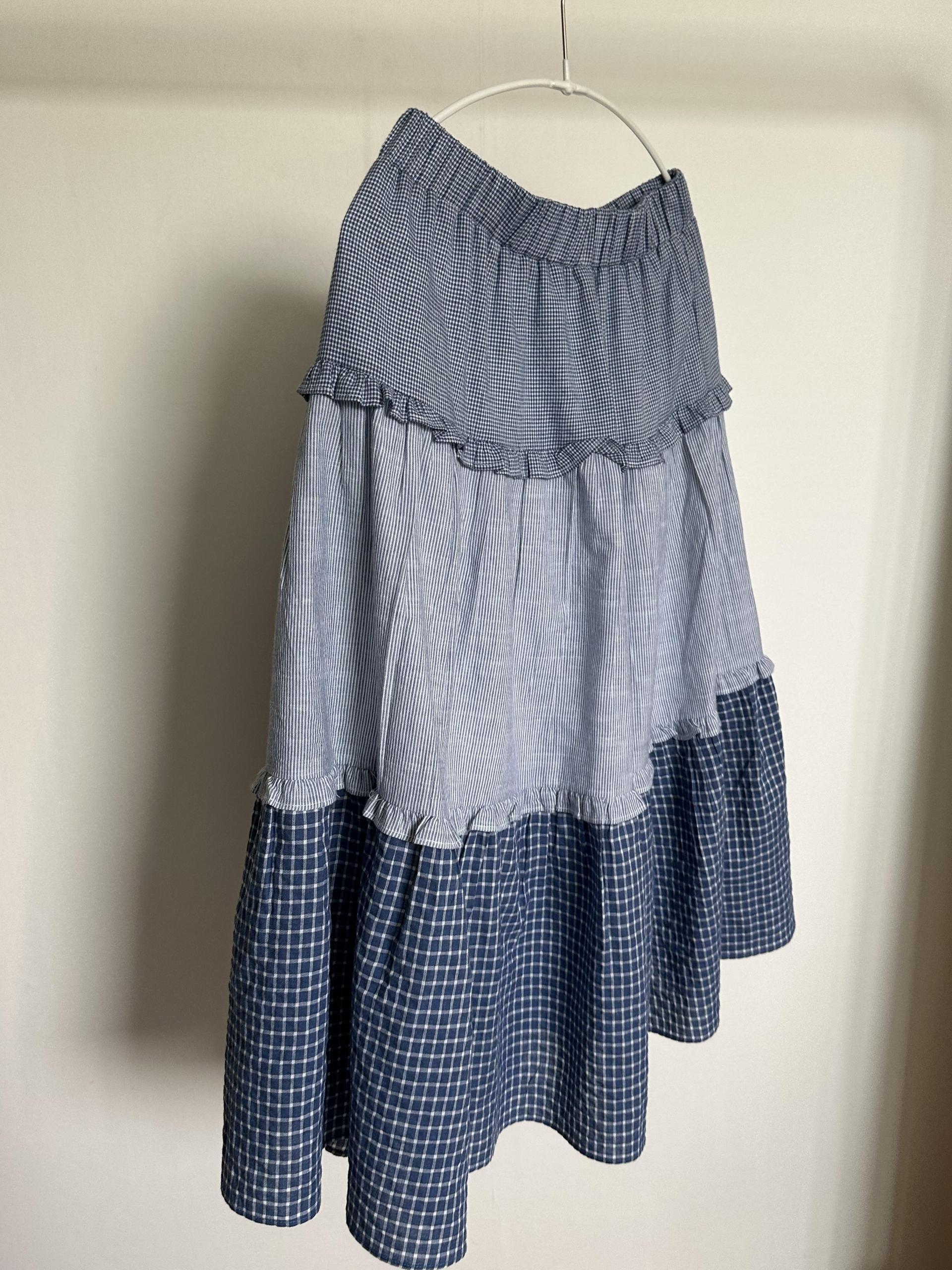 gummy check skirt