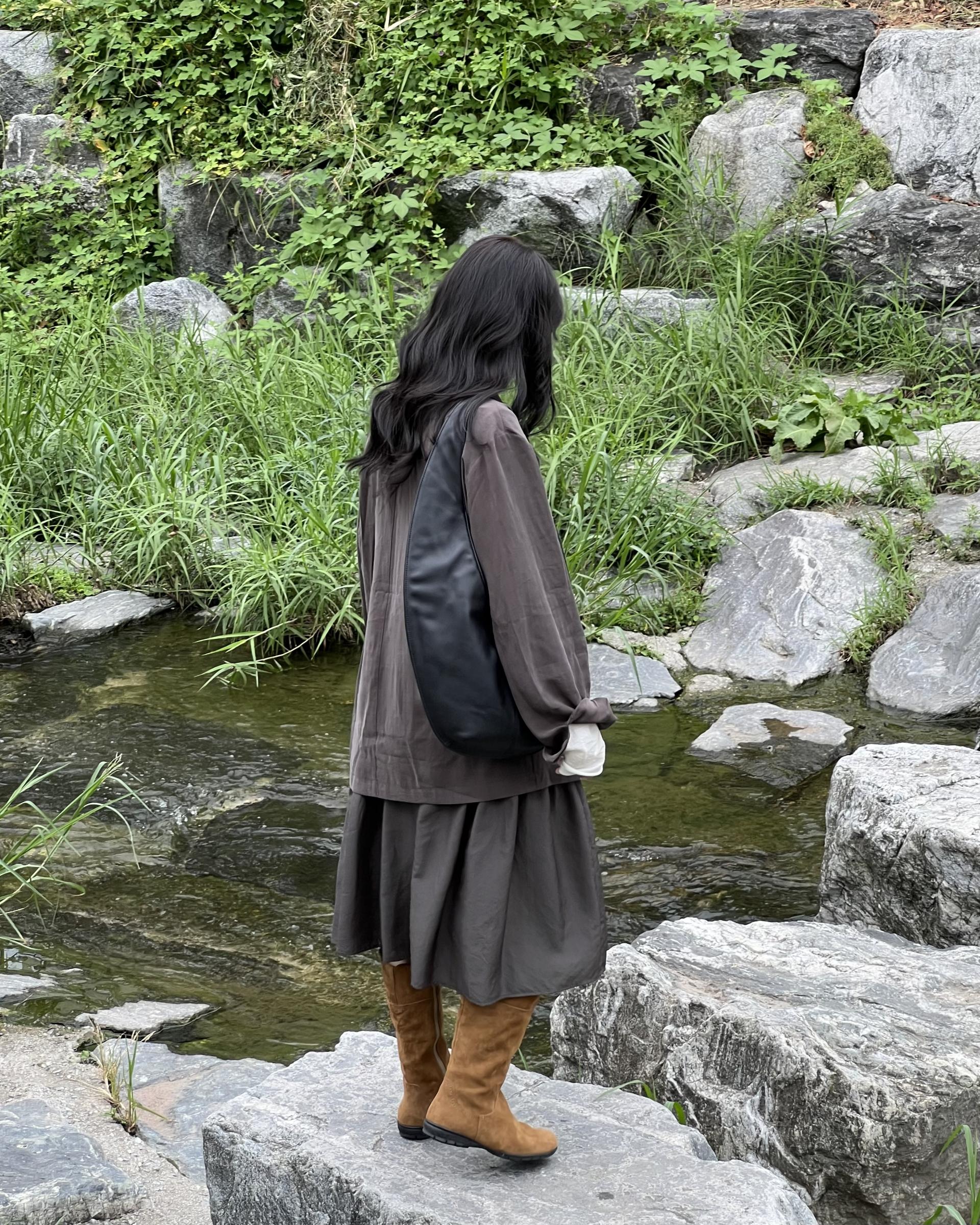 marge pintuck skirt (milk beige/charcoal)