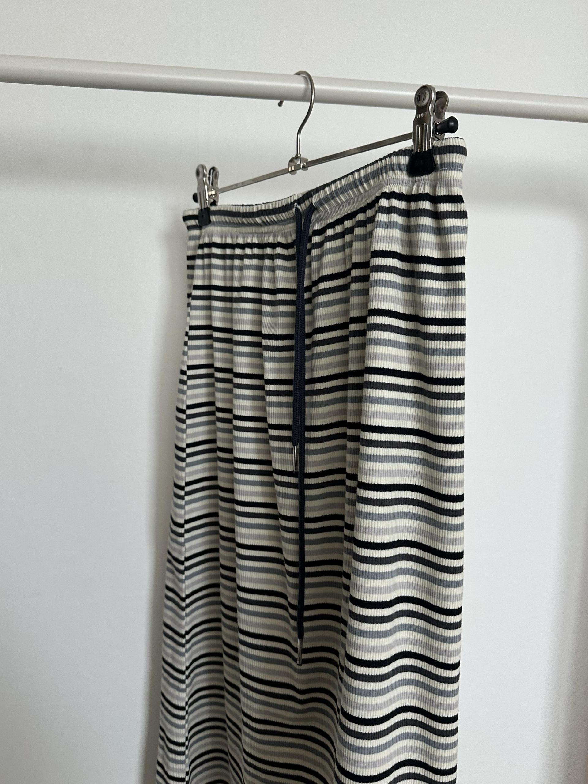 boo stripe banding skirt