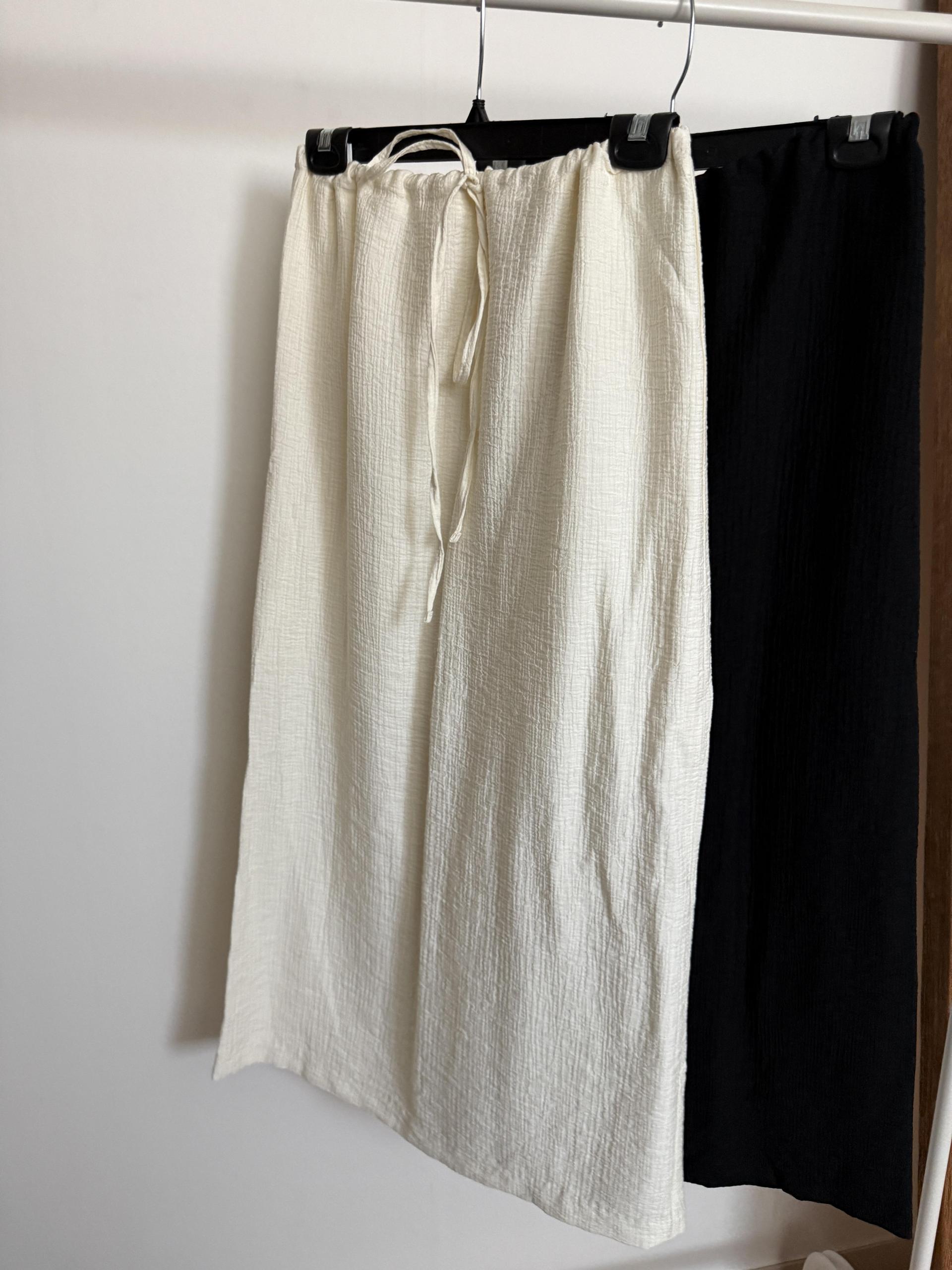 base wrinkle skirt (black/cream)
