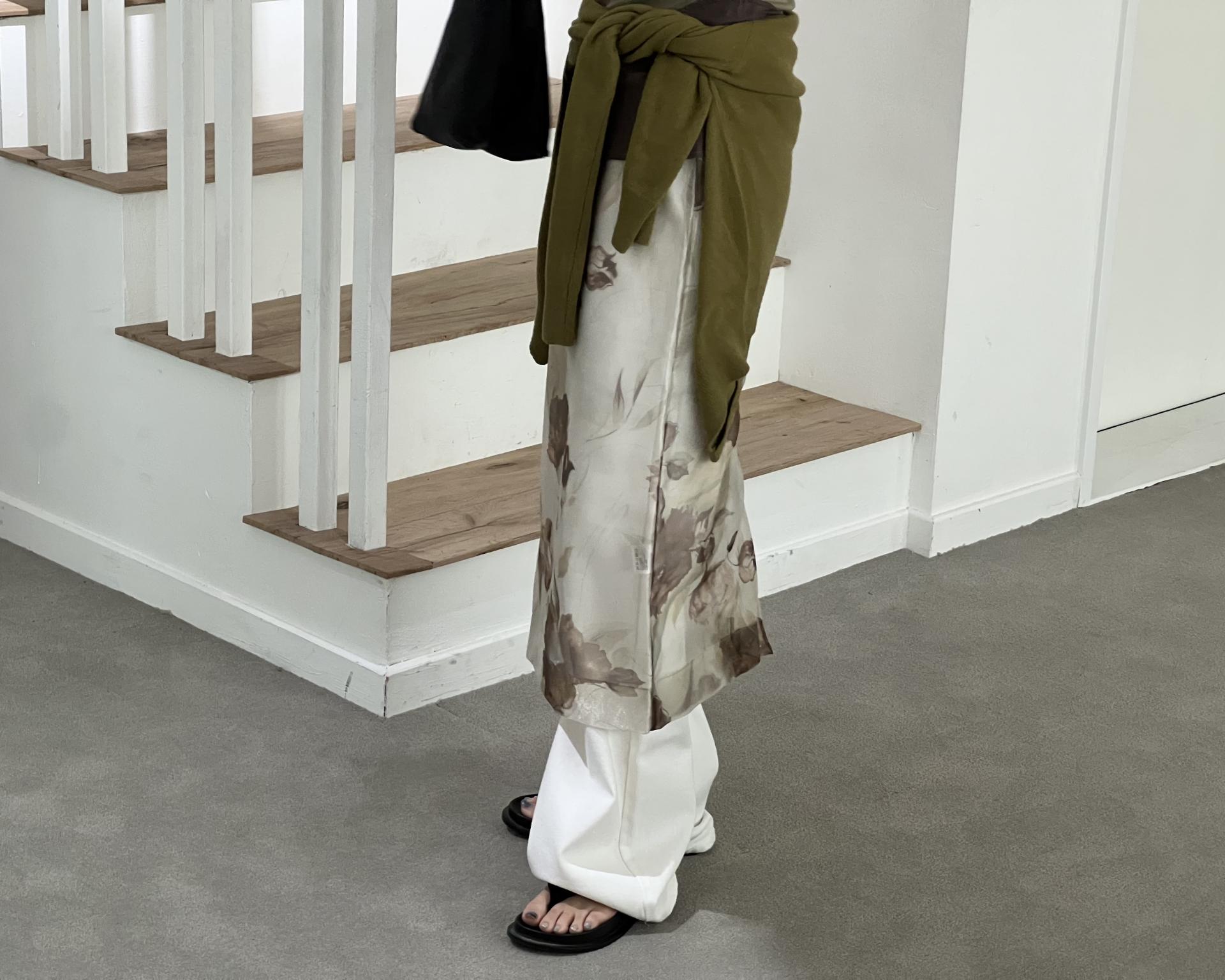see layered skirt (grey/beige)