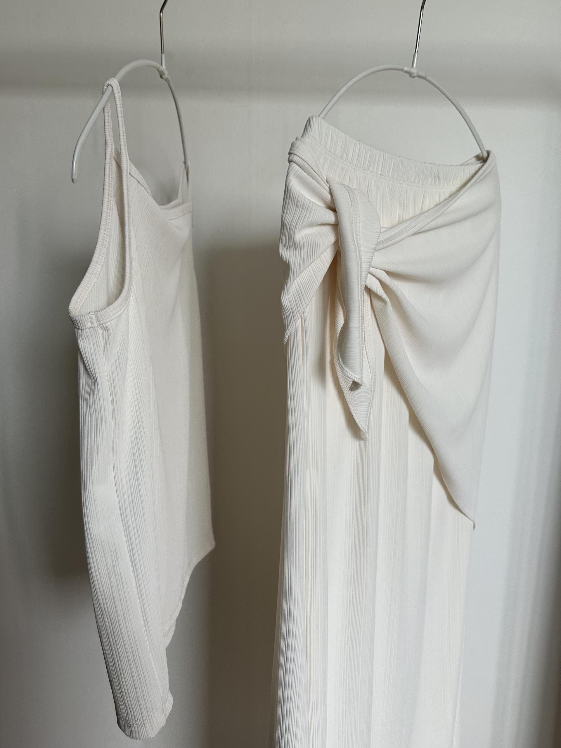 noodle skit (cream/black)
