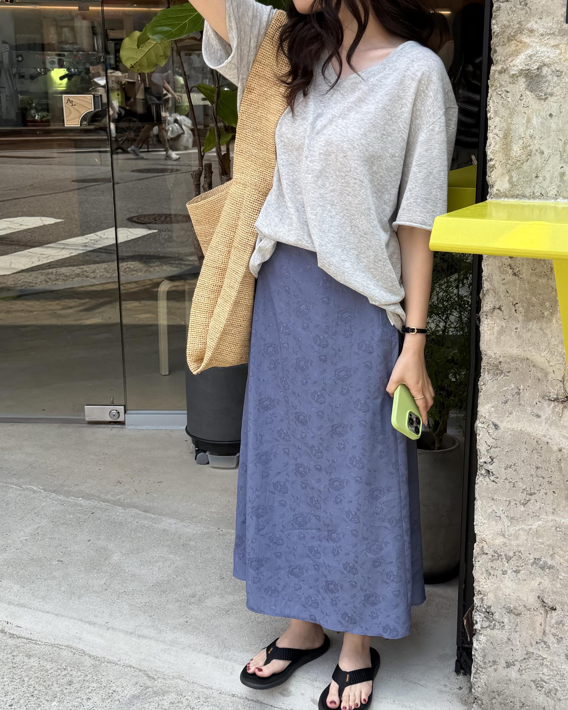 calm v-neck knit (grey/cream)