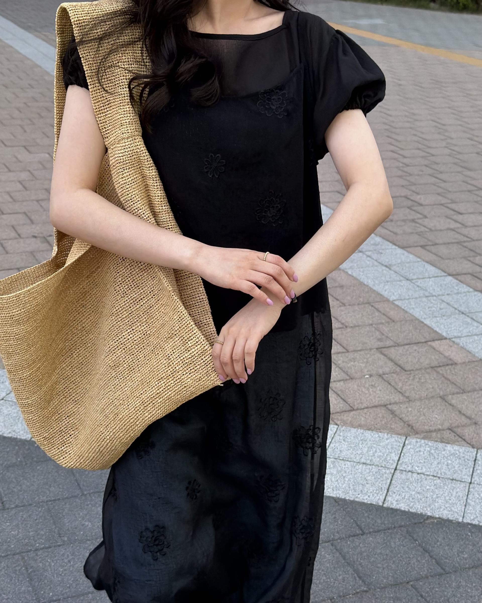 square blouse (white/brown/black)