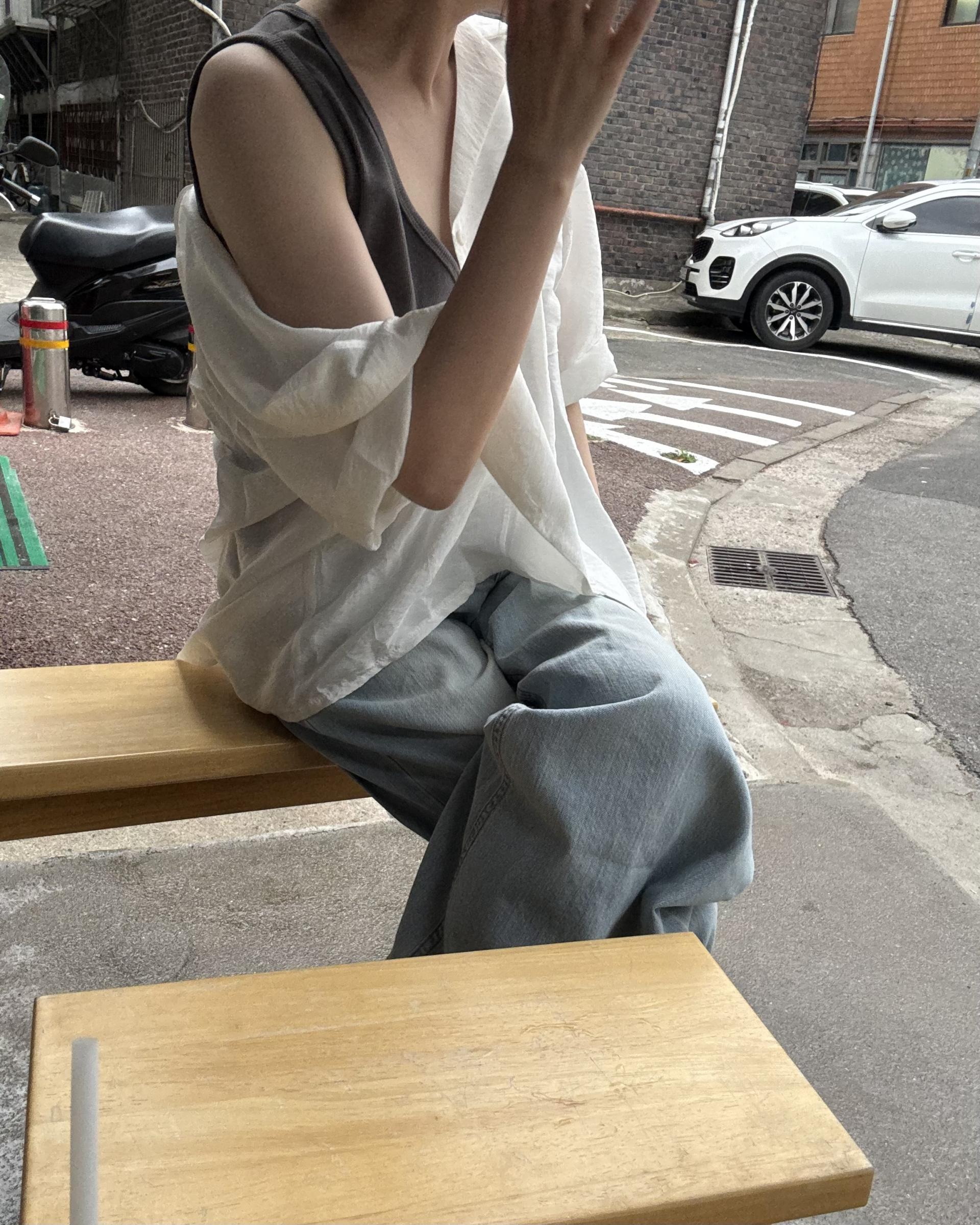 sand sleeveless (charcoal/white/olive)