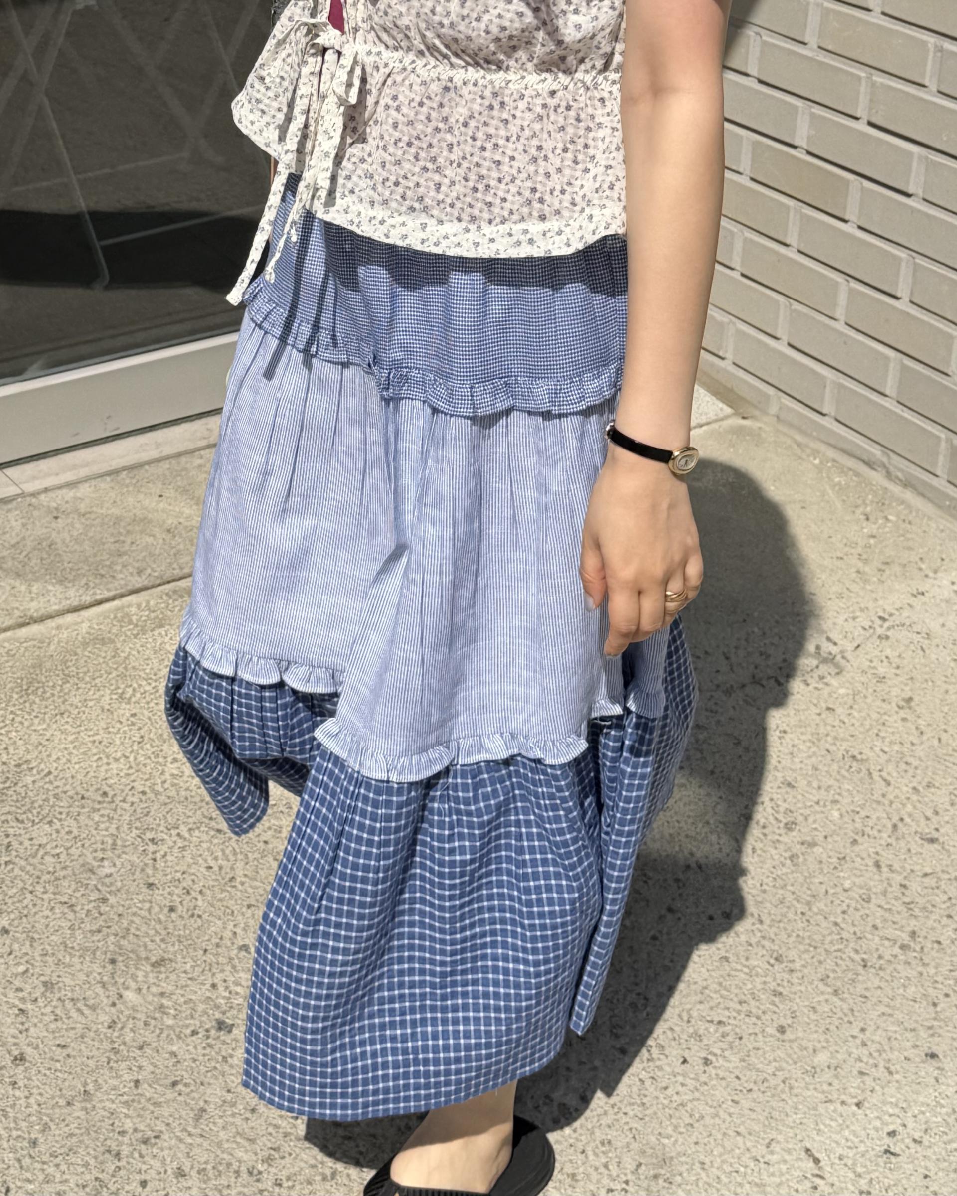 gummy check skirt
