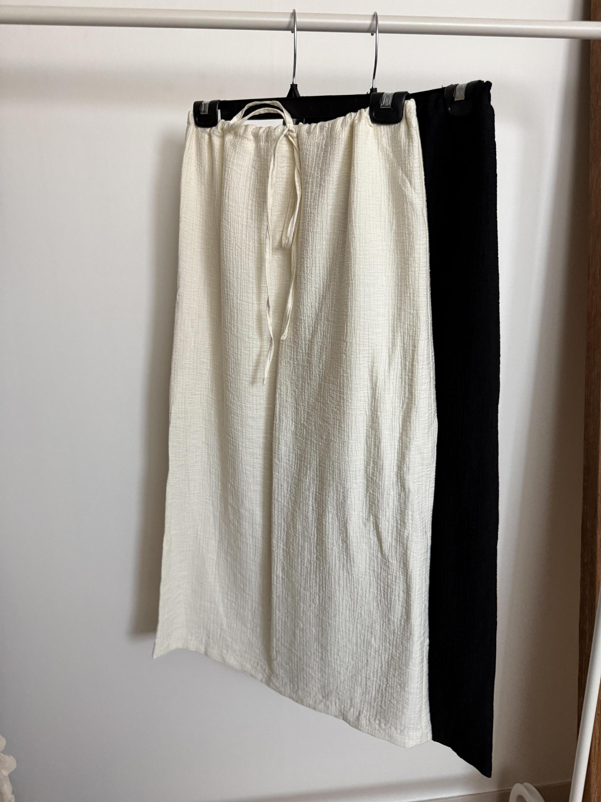 base wrinkle skirt (black/cream)