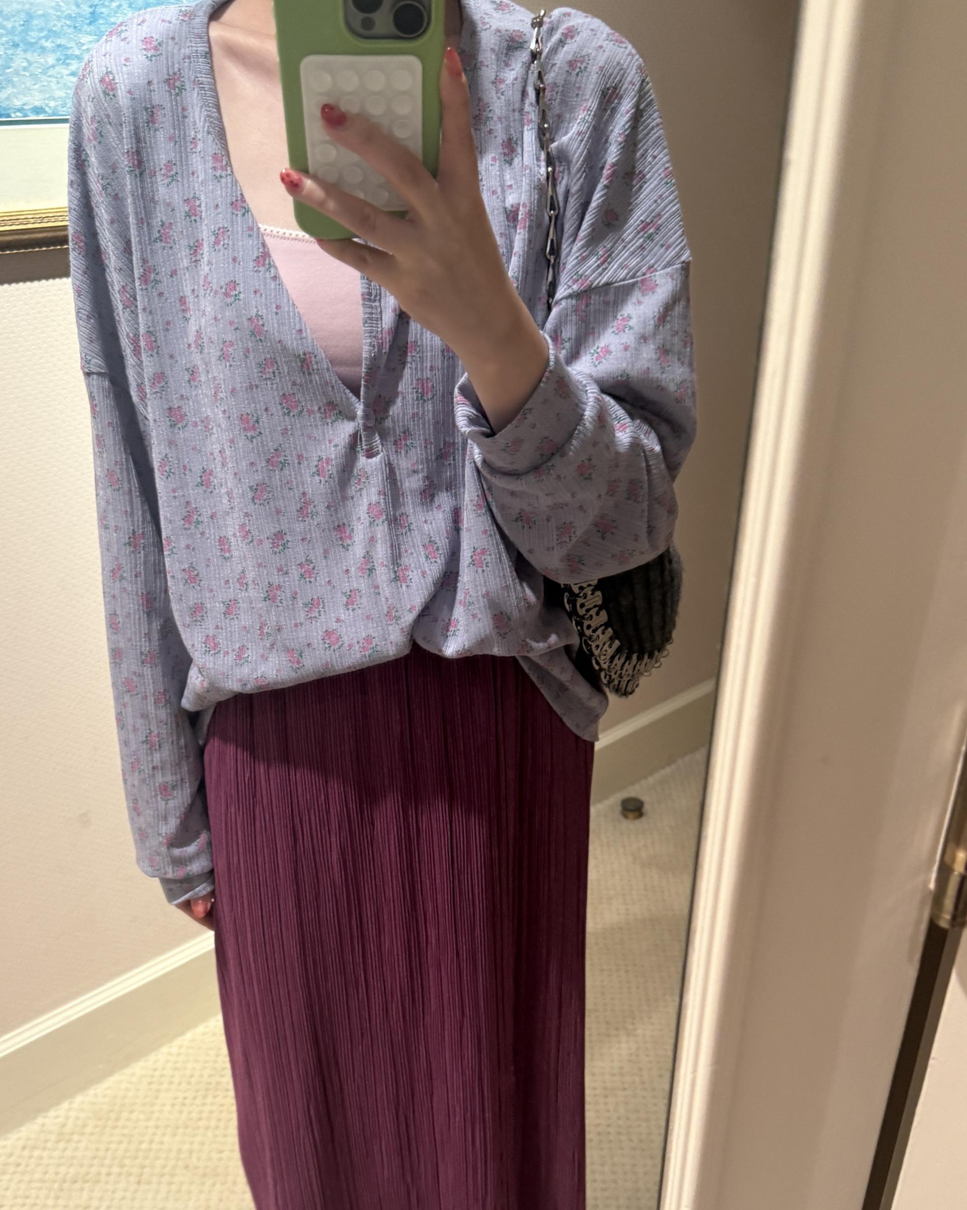 <made> pansy flower top
