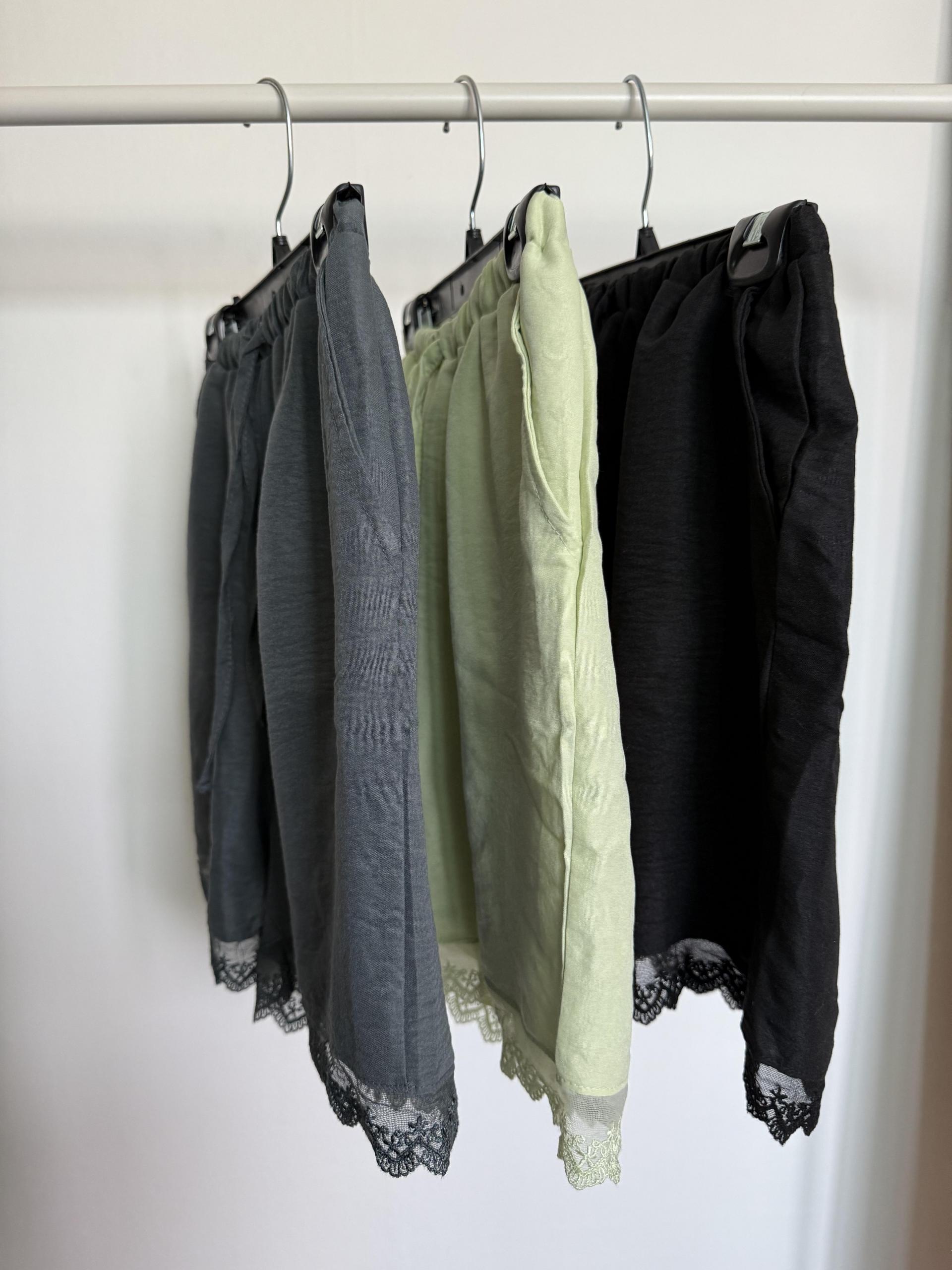 lagoon lace shorts (charcoal/melon/black)